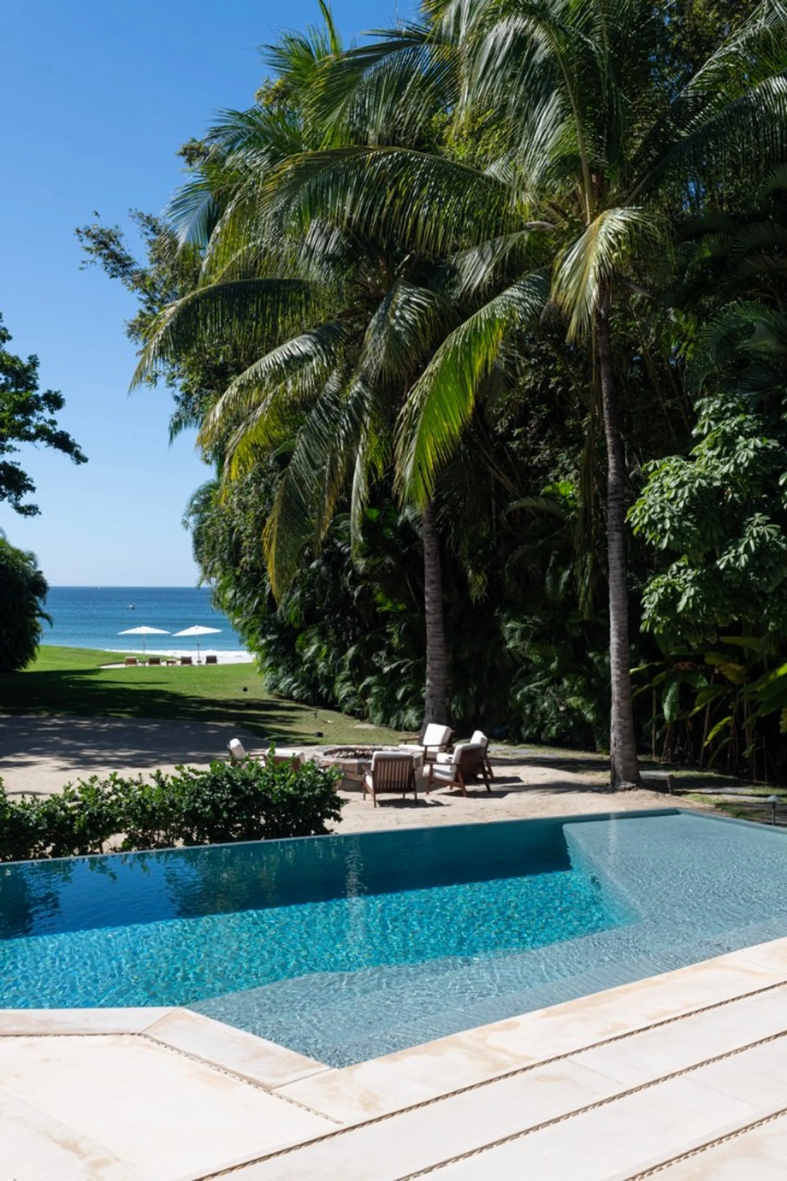 Beachfront Ranchos Estates Villa with 3-Tier Infinity Pool and Direct Beach Access — photograph 8