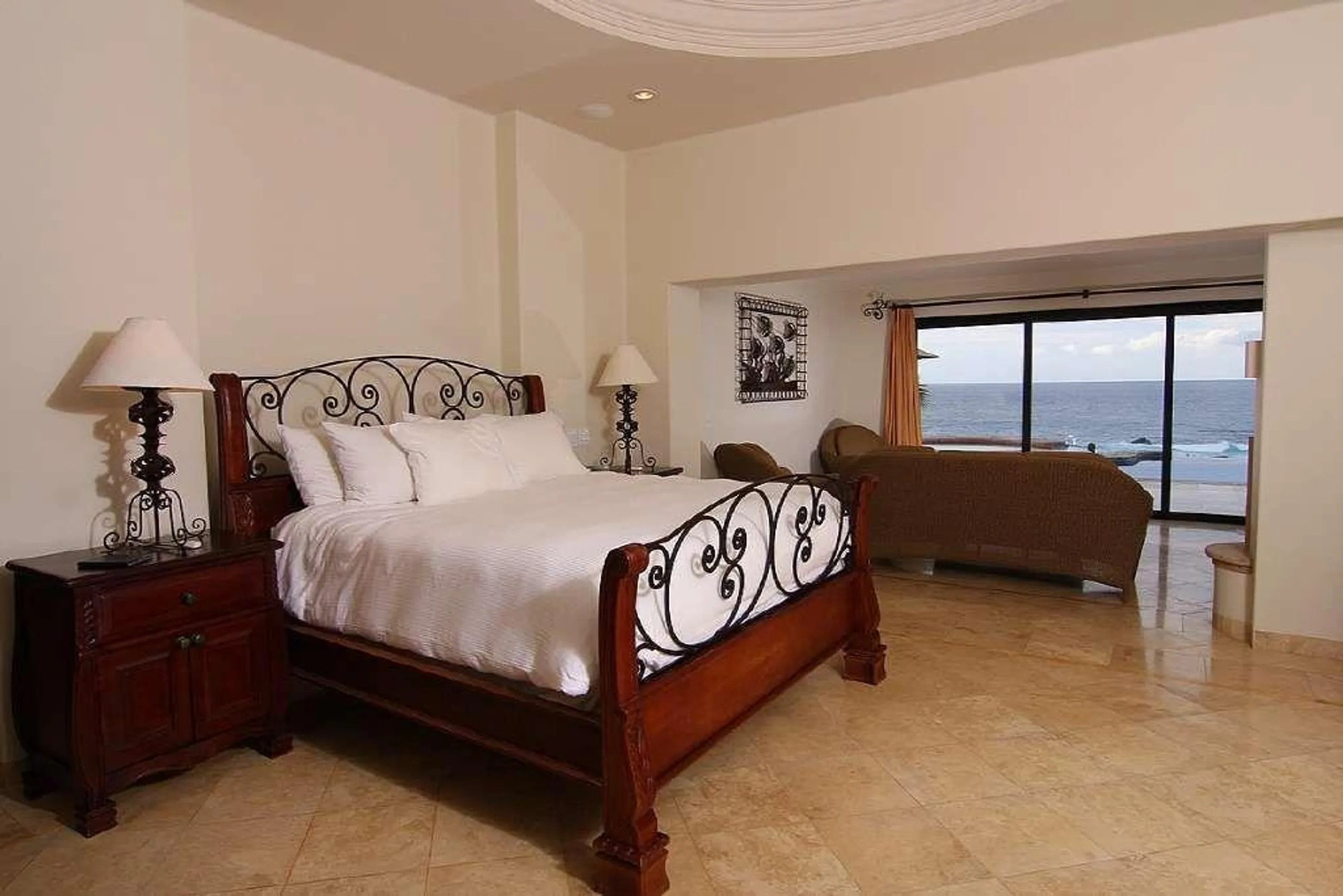 Punta Ballena Luxury Villa with Infinity Pool, Hot Tub and Sweeping Ocean Views — photograph 12