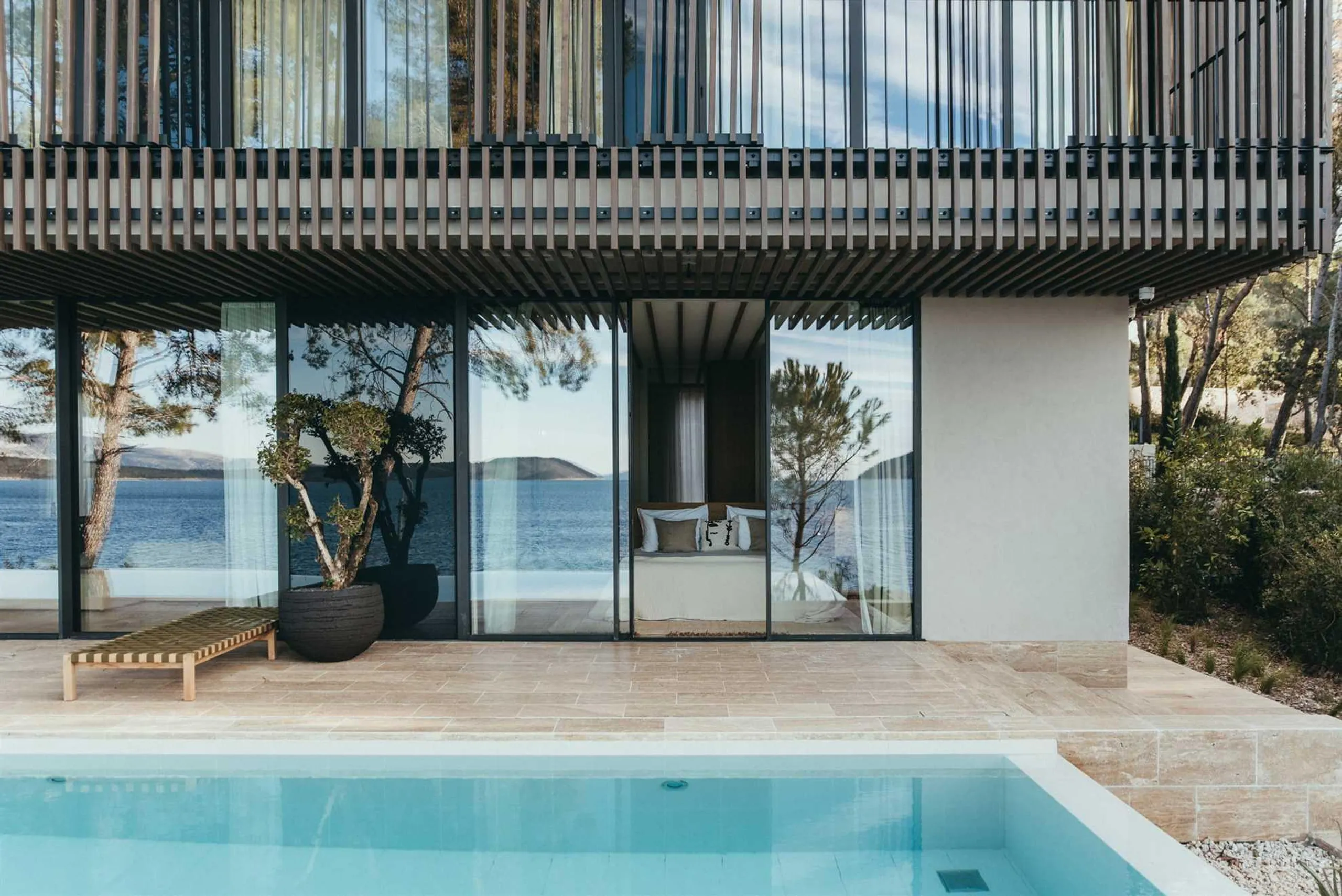Regal 5-Bedroom Villa with Heated Pool and Scenic Beauty on Hvar Island — photograph 6