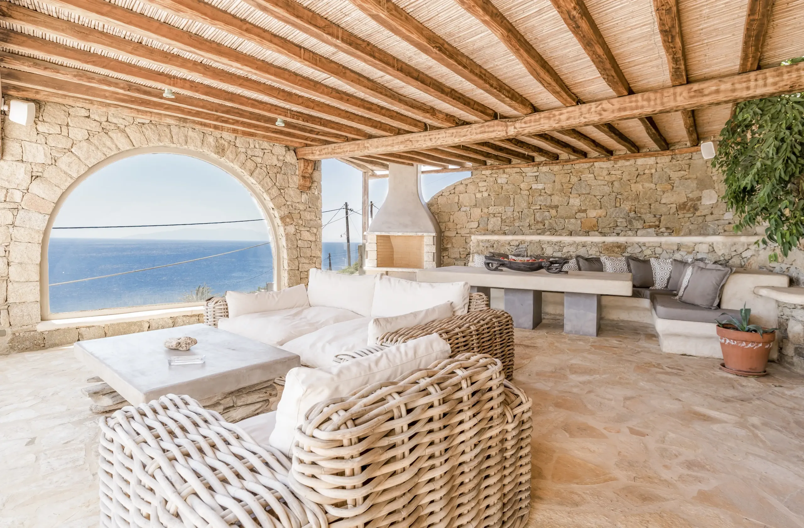 Stunning Cycladic Villa with Private Pool and Aegean Sea Views — photograph 4