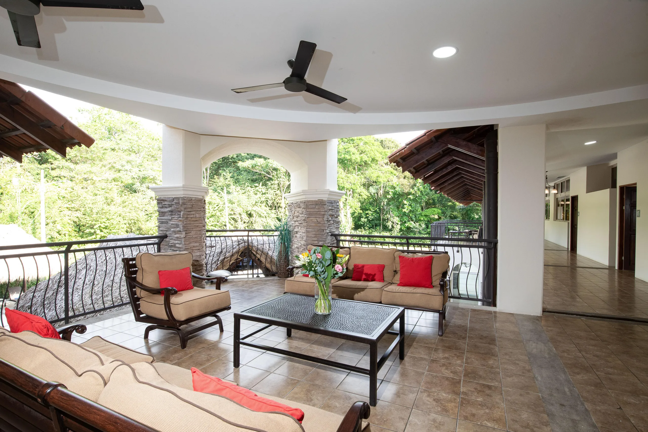 Grand Puntarenas Luxury Villa with Private Resort-style Pool — photograph 5