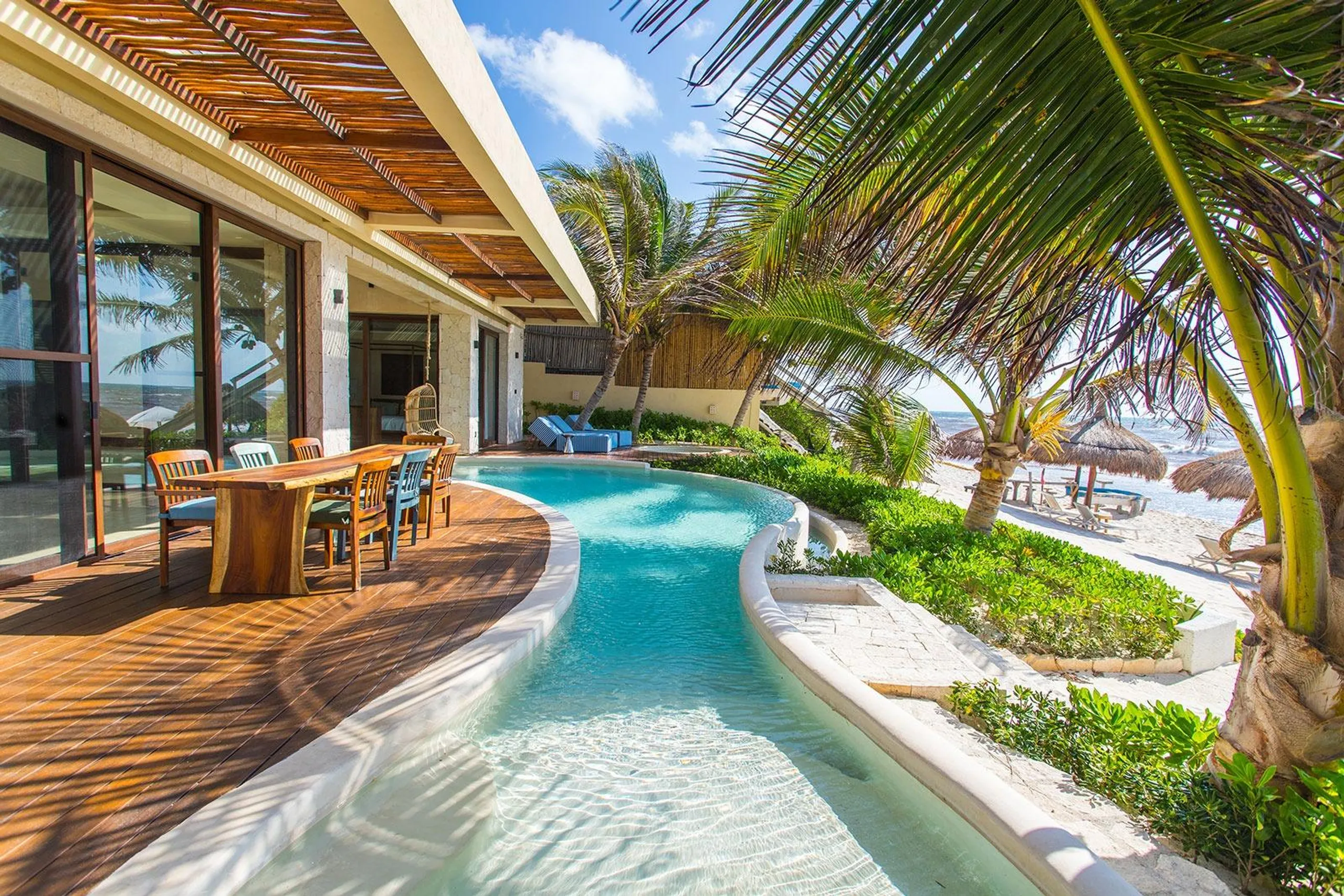 Lavish Seaside Oasis Villa with Private Pool and Ocean View, Tulum