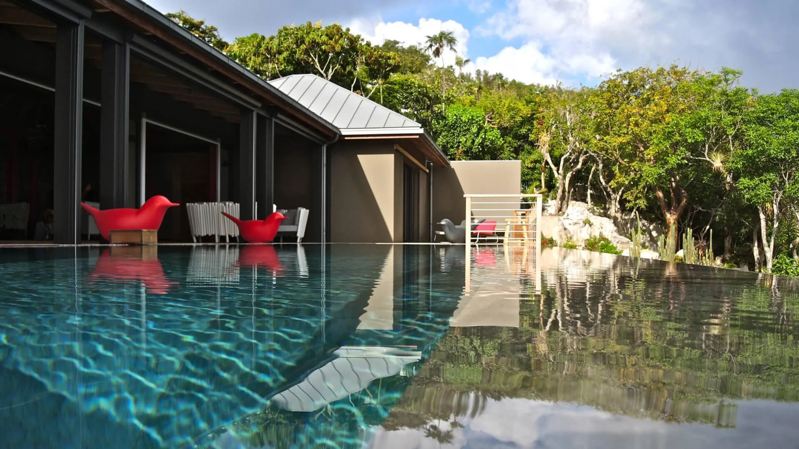 Elegant and Contemporary Style Villa with Infinity Pool with Stunning Views — photograph 6