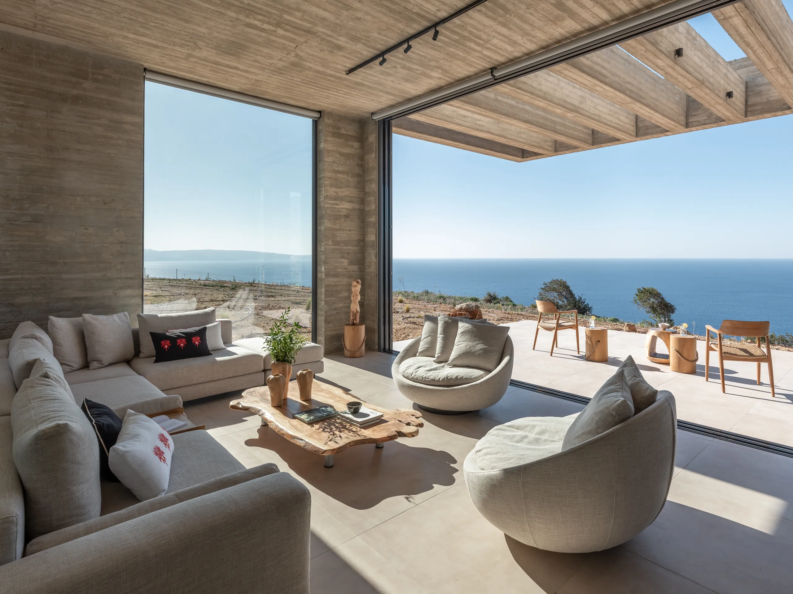 Superior Cretan Accommodation with Private Pool, Sauna and Stunning Views — photograph 8