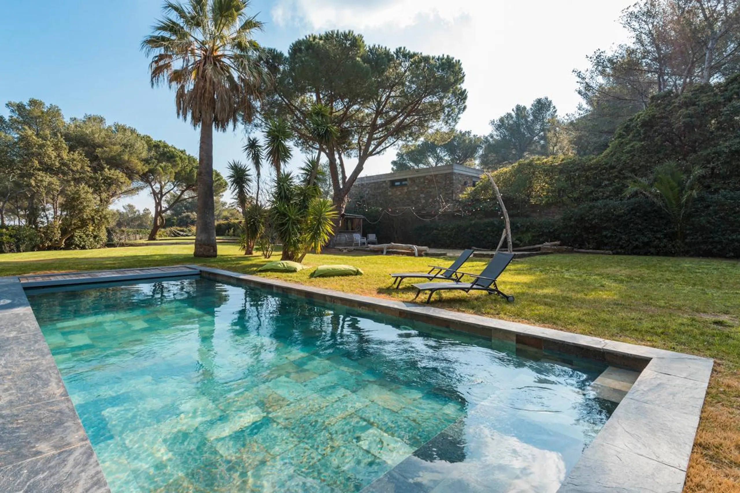 Deluxe Spacious Villa with Pool and Gaou Bay Nearby — photograph 6