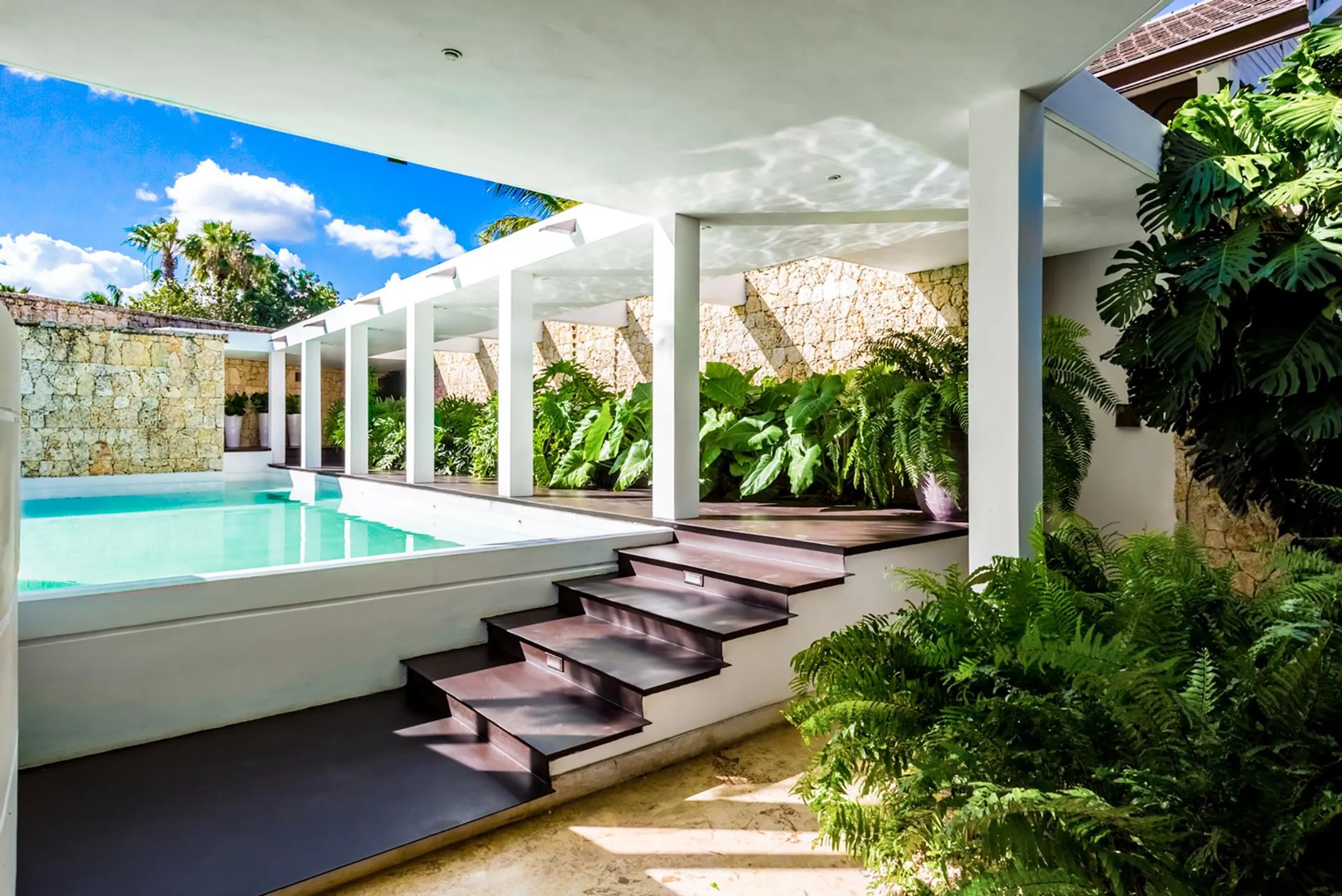 Refreshing Casa de Campo Retreat with Two Pool and Chavron River Views — photograph 5