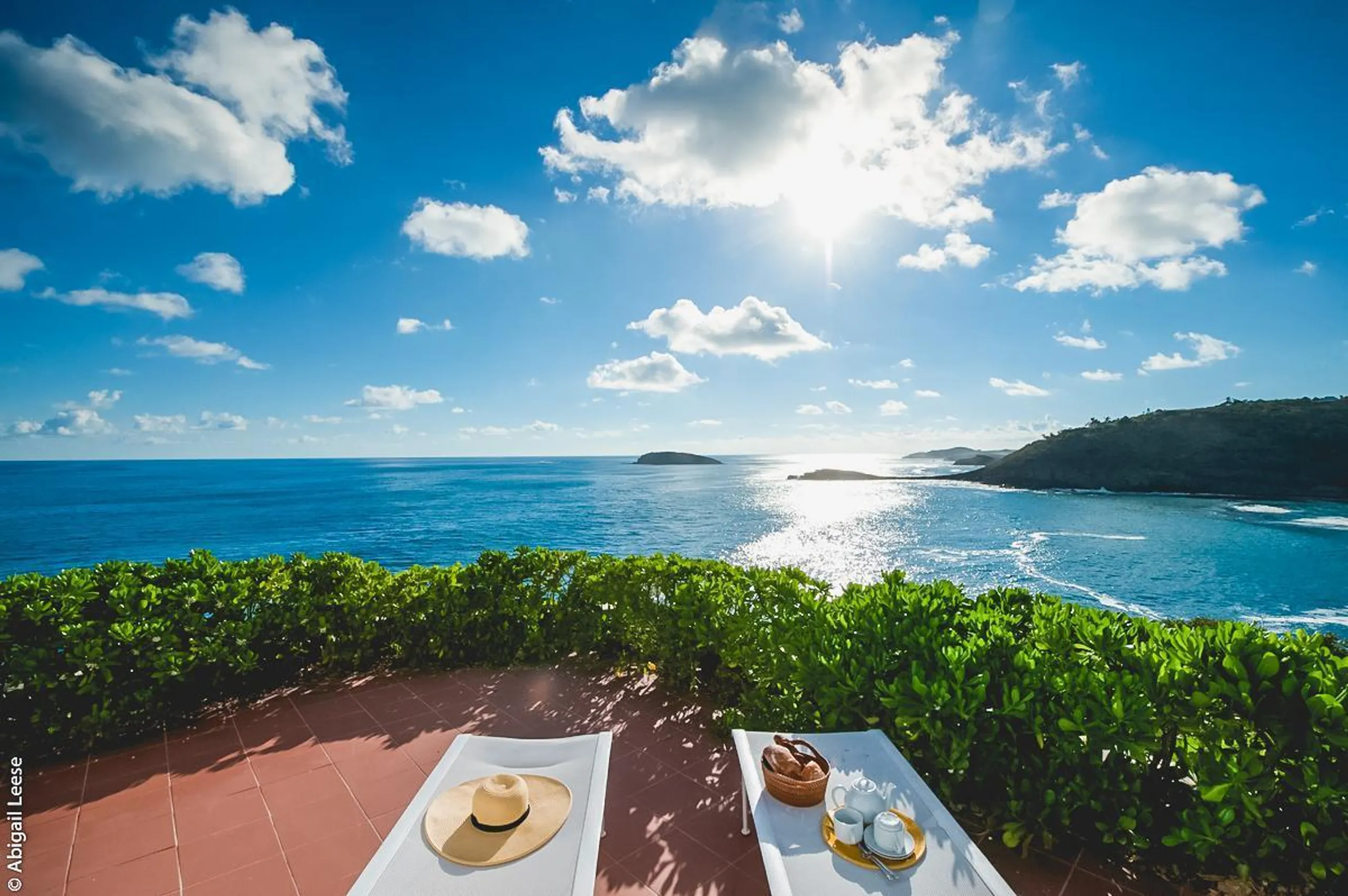 Swanky Seaside Villa with Private Pool and Walks to Beach — photograph 4