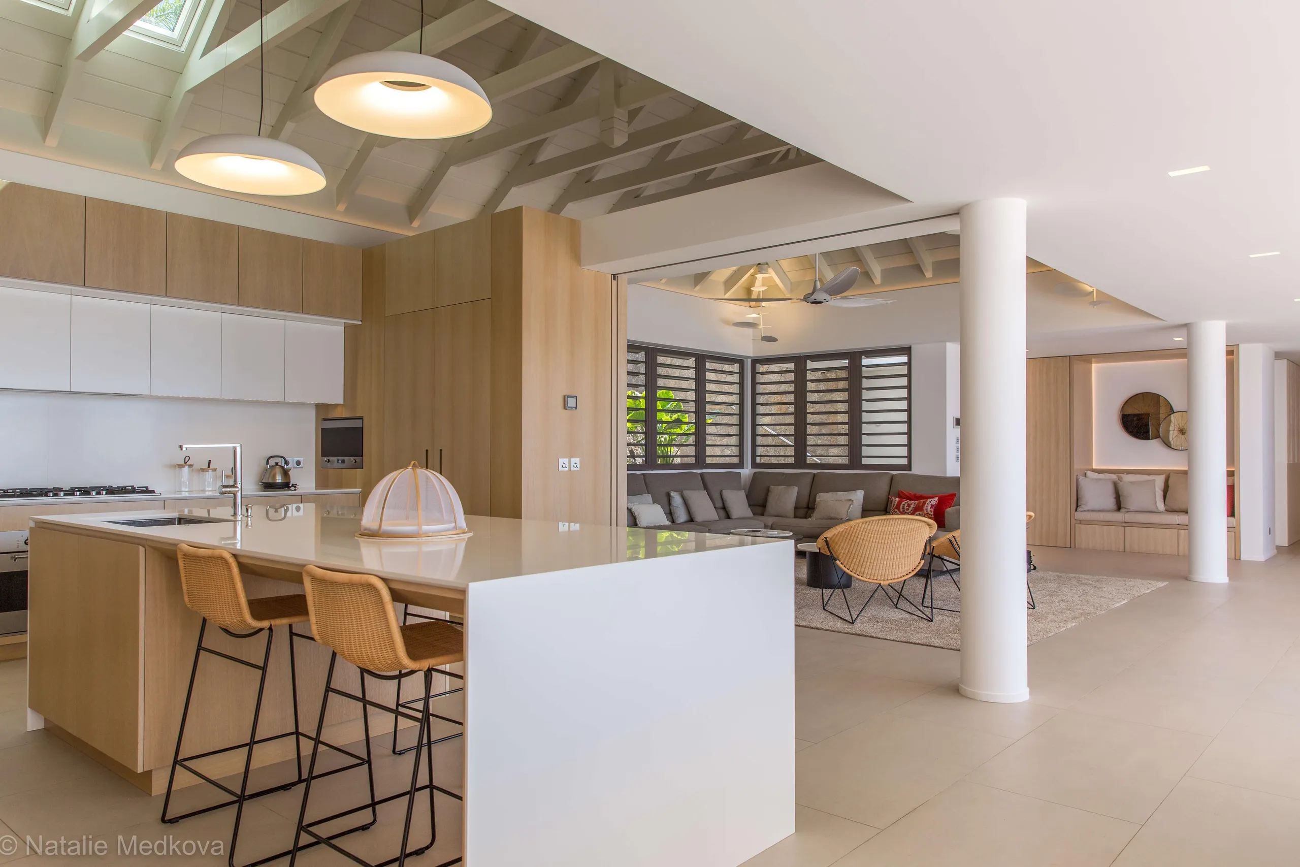 Lavish Caribbean Villa: Mesmerizing Views, Infinity Pool, and Sunset Magic — photograph 11