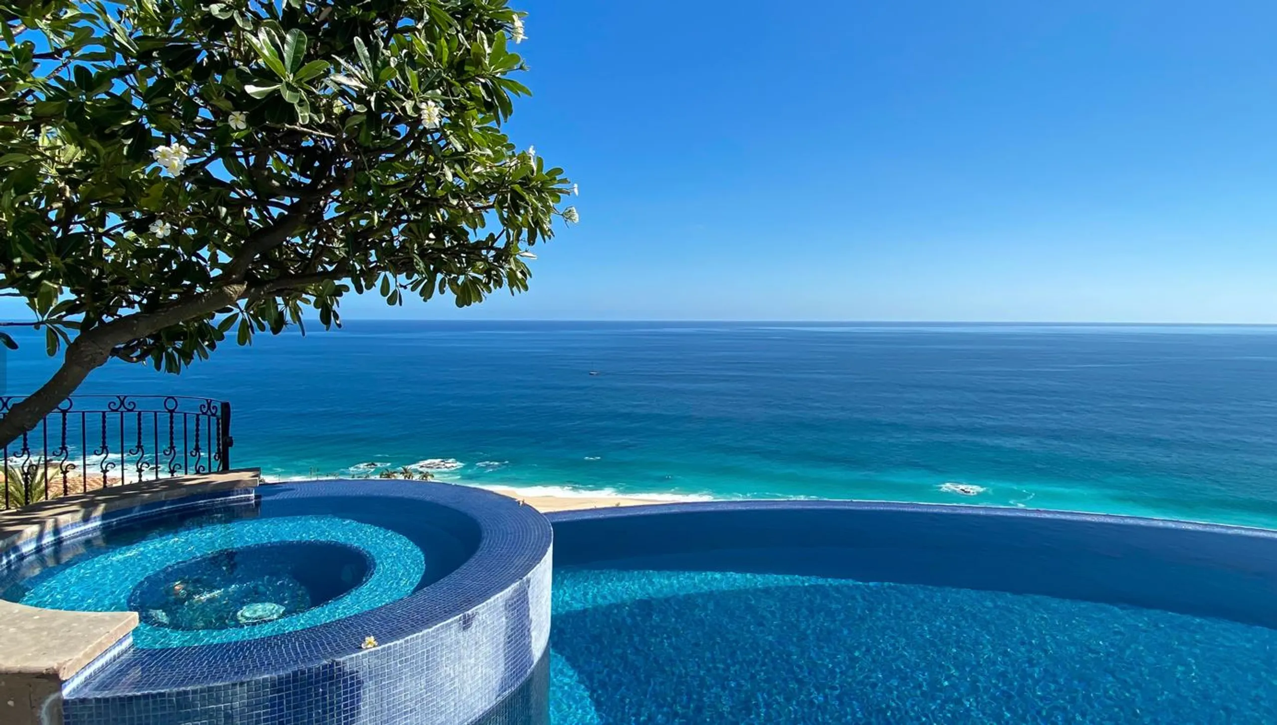 Exquisite 6 Bedroom Los Cabos Villa with Private Infinity Pool, & Palmilla Access — photograph 3