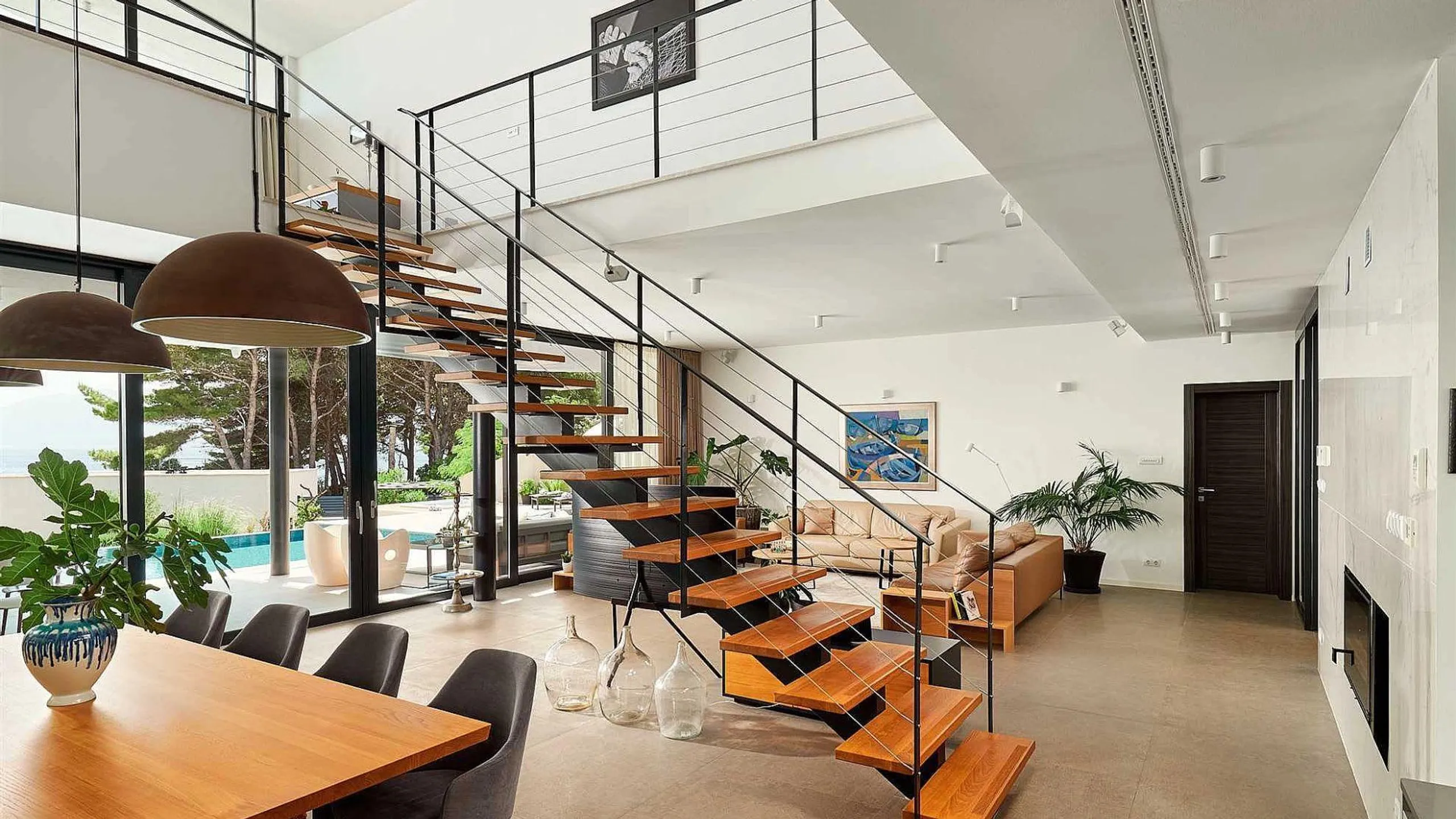 Lavish Villa with Heated Pool and Ocean Views — photograph 12