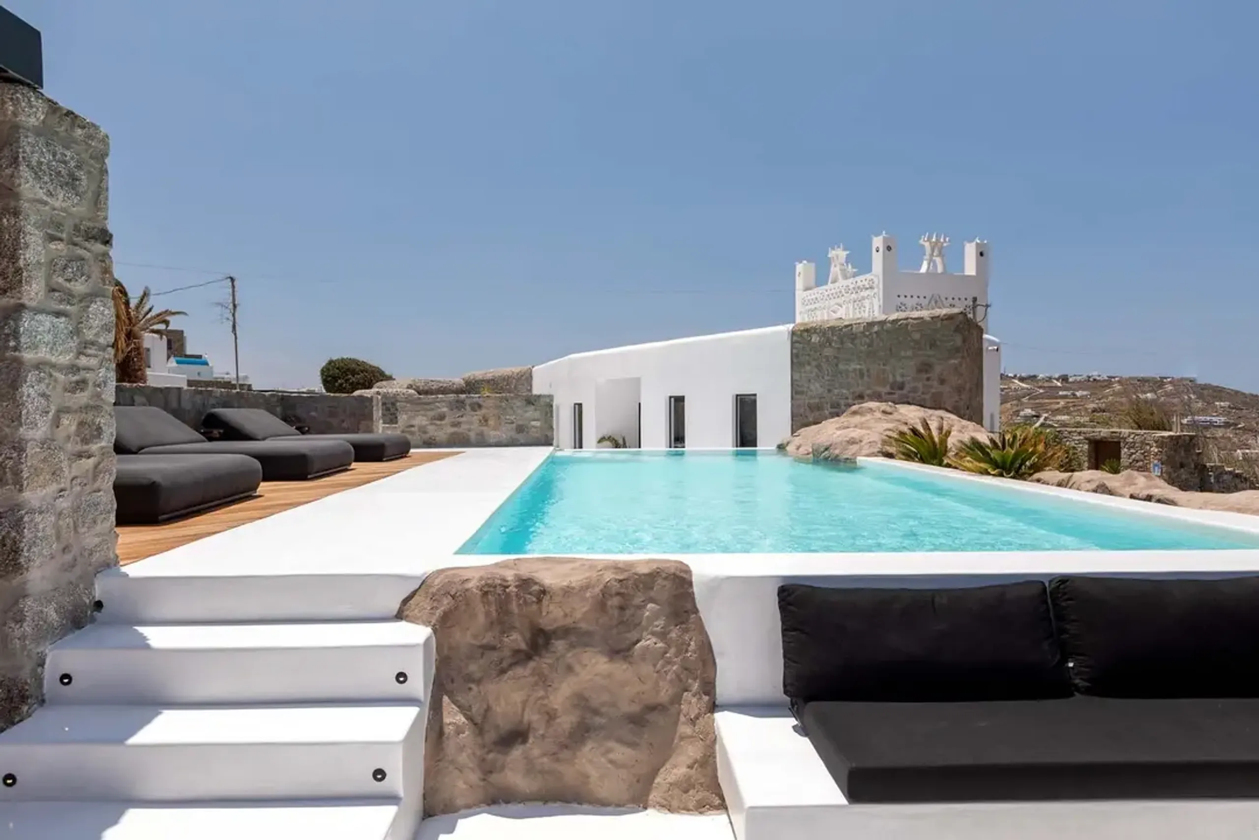 Sumptuous Oasis with Infinity Pool and Panoramic Mountain Views, Mykonos