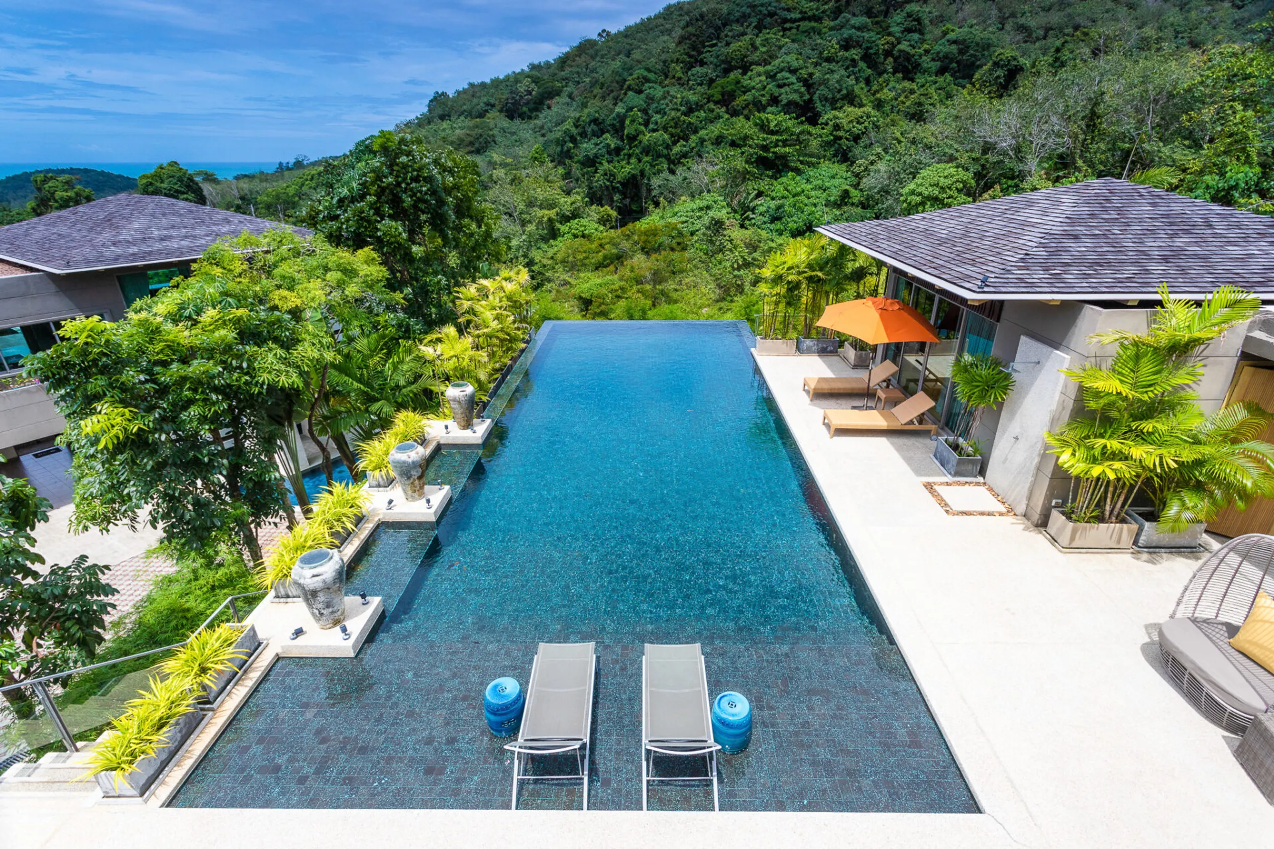 Magnificent Villa in Phuket with Private Pool and Stunning Ocean Views — photograph 4