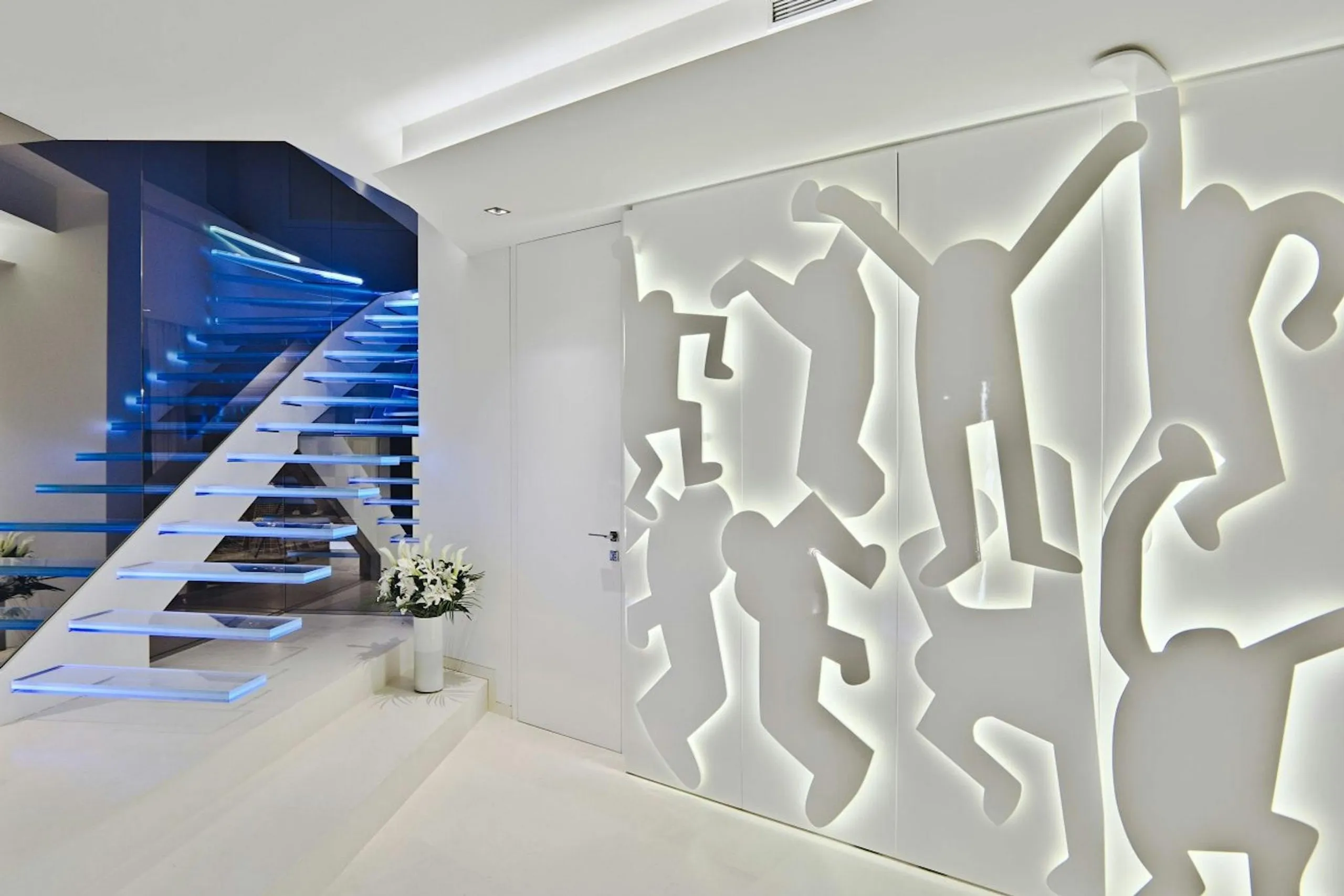 Spectacular Seaview Villa in Ibiza with Infinity Pool and Luxurious Patio Lounge — photograph 10