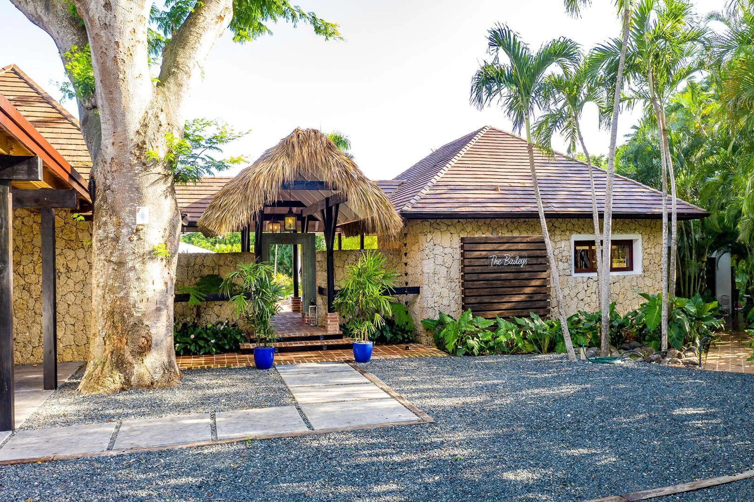 Casa de Campo's Dominican Styled with a Blend of Tropical Villa with Country Club Access — photograph 11