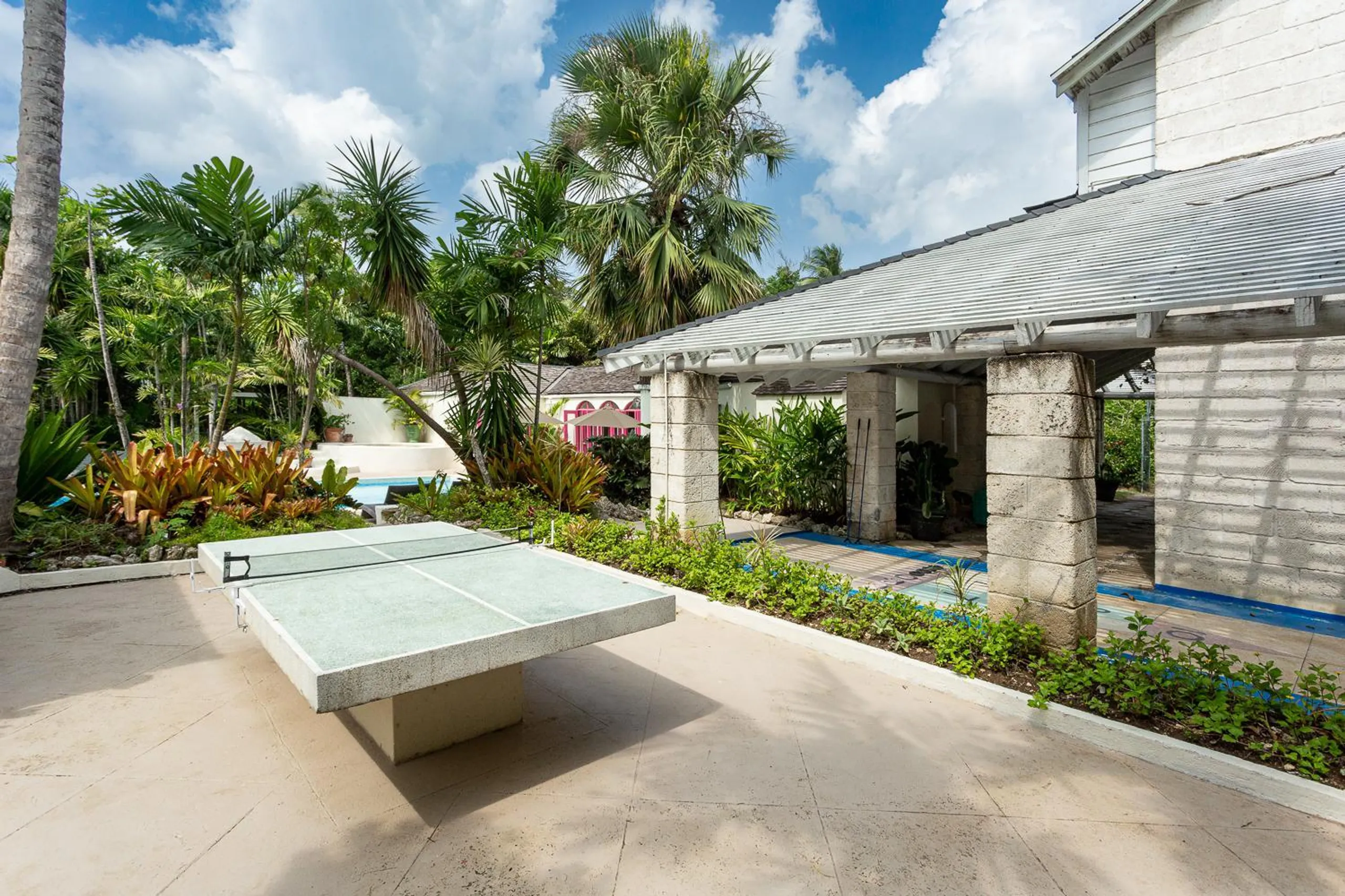Barbados Deluxe Comfort Villas with Private Pool and Lush Grounds — photograph 3