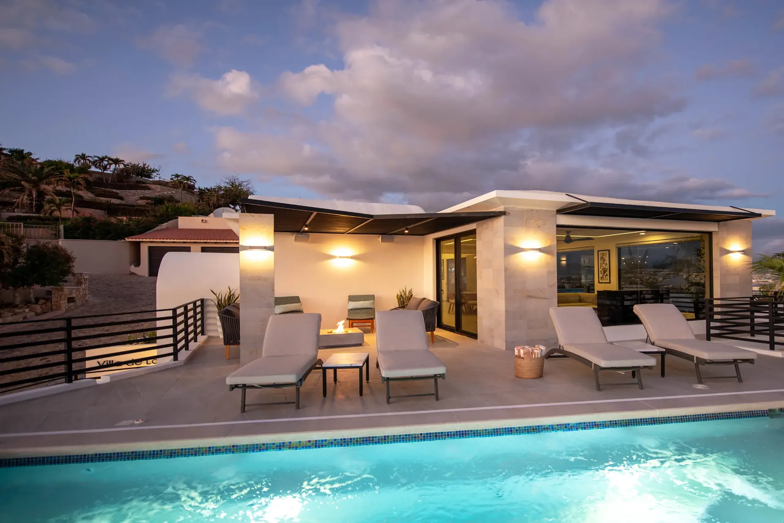Chic 6 Bedroom Villa with Private Pool with Ocean Views in Cabo San Lucas — photograph 10