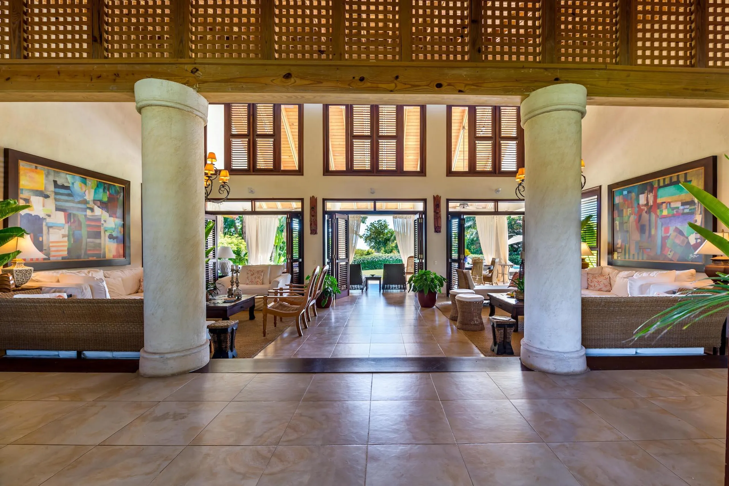 Plush and Inviting 6BR Villa with Private Pool and Relaxing Terrace — photograph 7