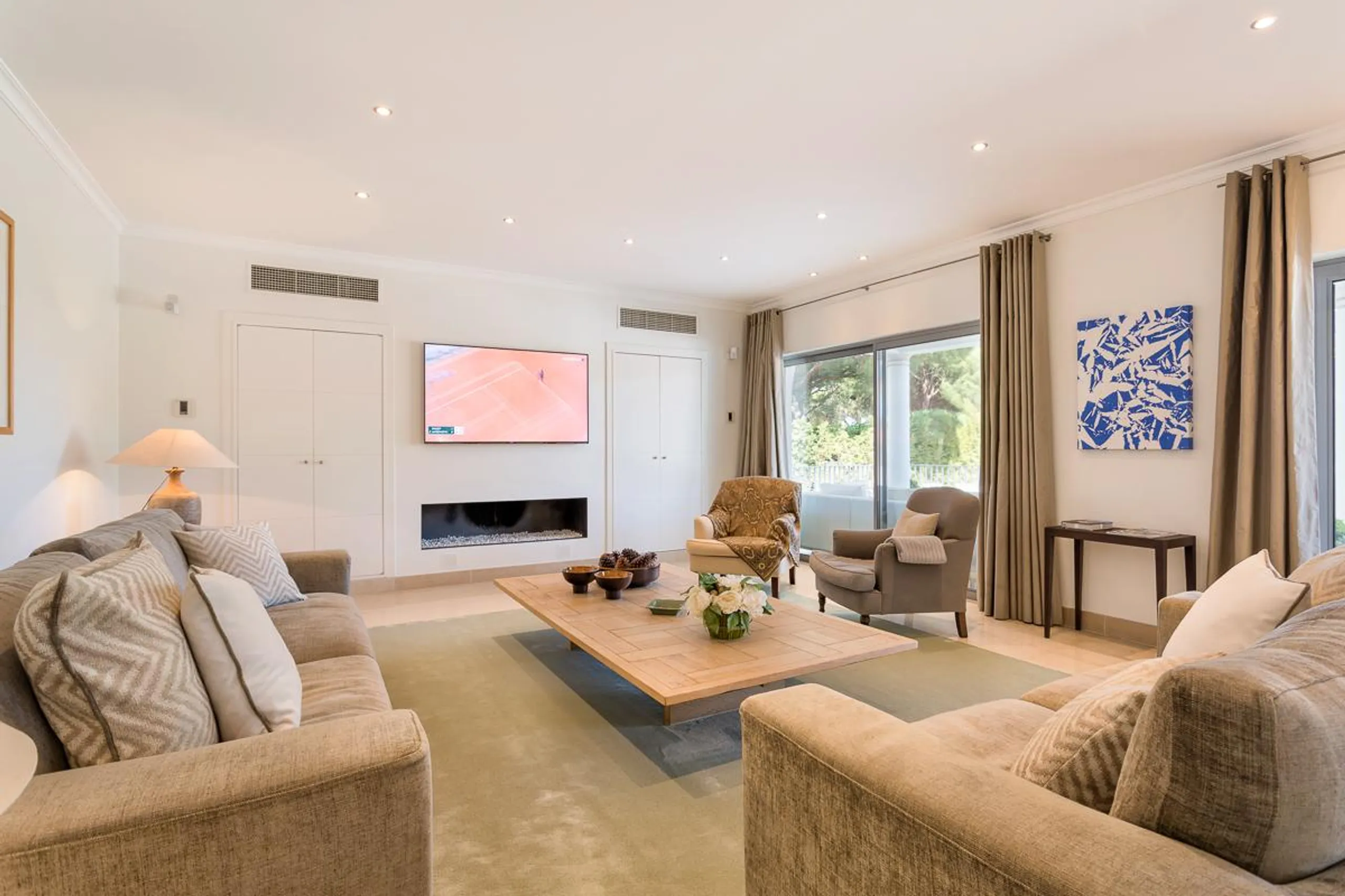 First-class Villa in Quinta do Lago with Private Pool, Jacuzzi and Beaches Nearby — photograph 6