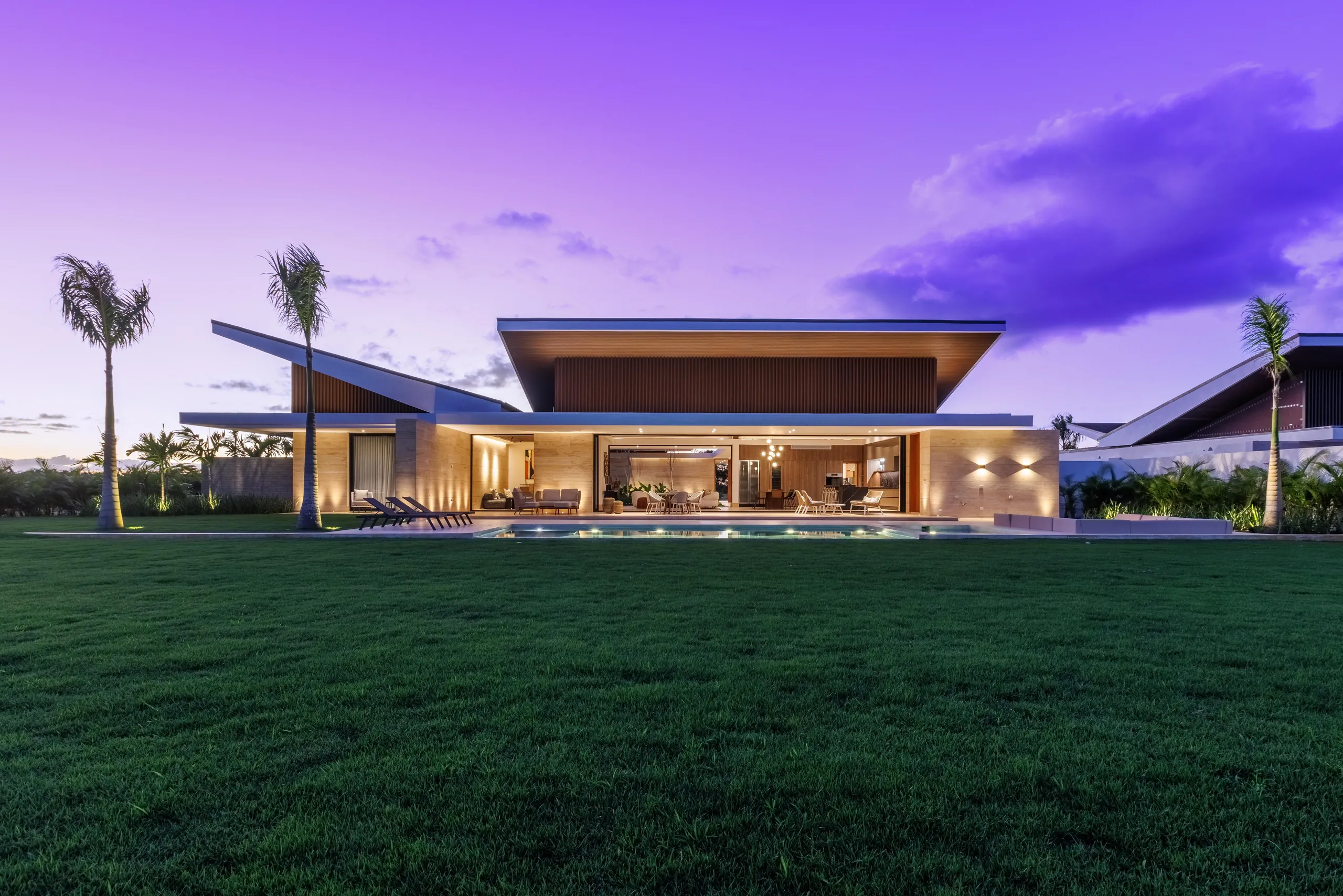 Superb Villa with Pool, Jacuzzi and Firepit — photograph 10