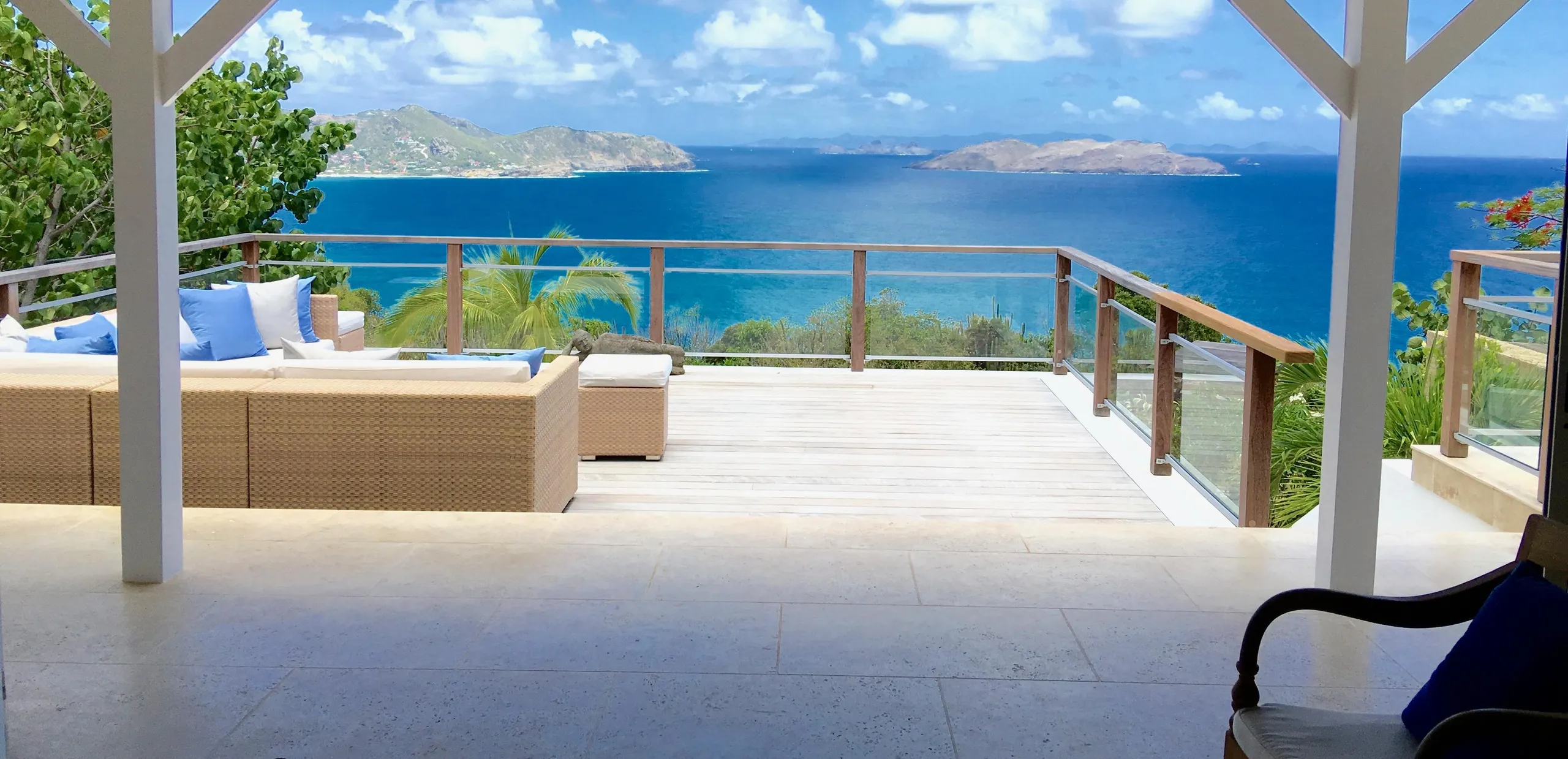 Exquisite Seaside Villa with Private Pool and Ocean Views — photograph 6