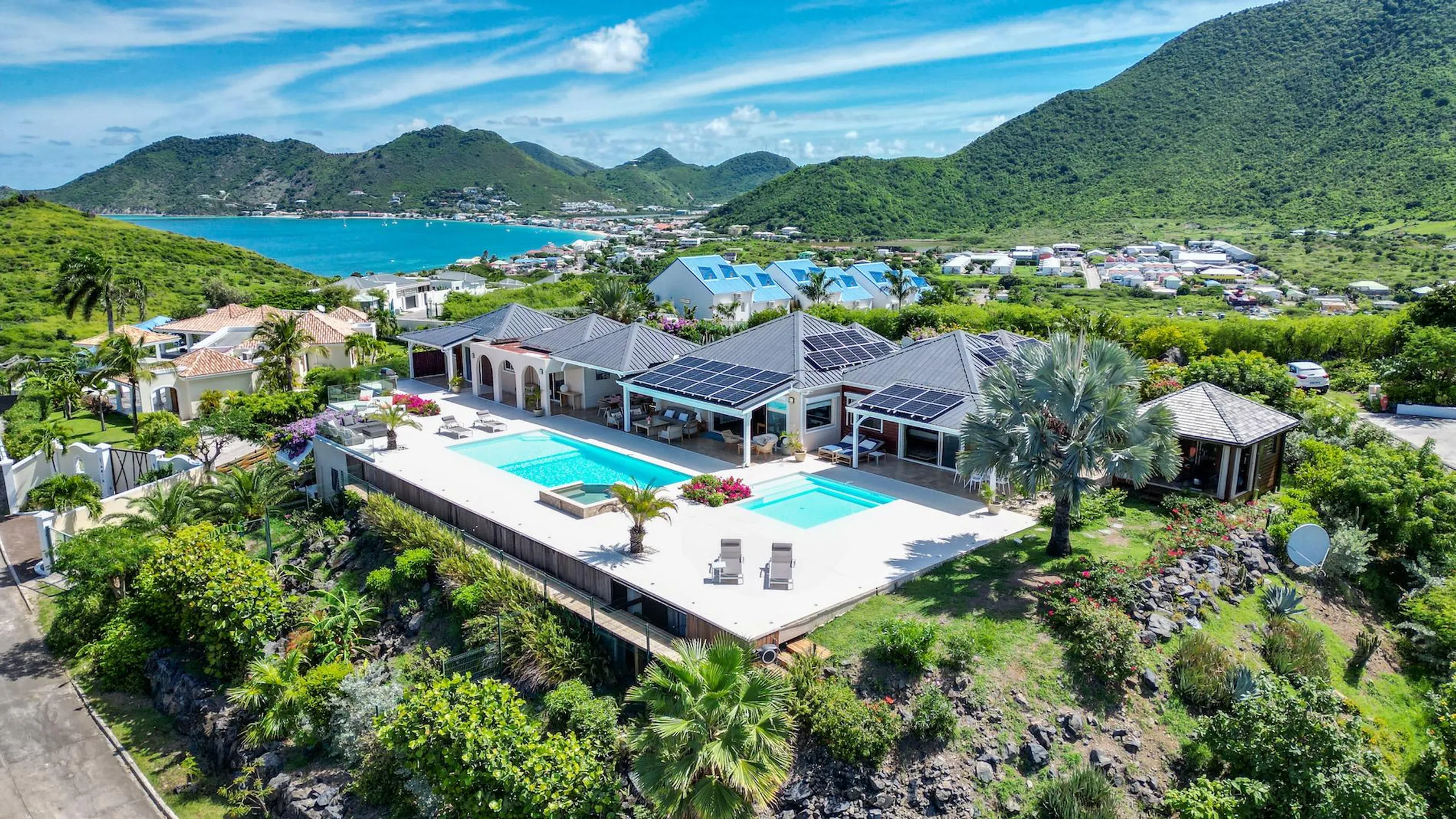 Oceanview Seascape Villa with Private Pools and Tropical Bloom Scenery, Happy Bay