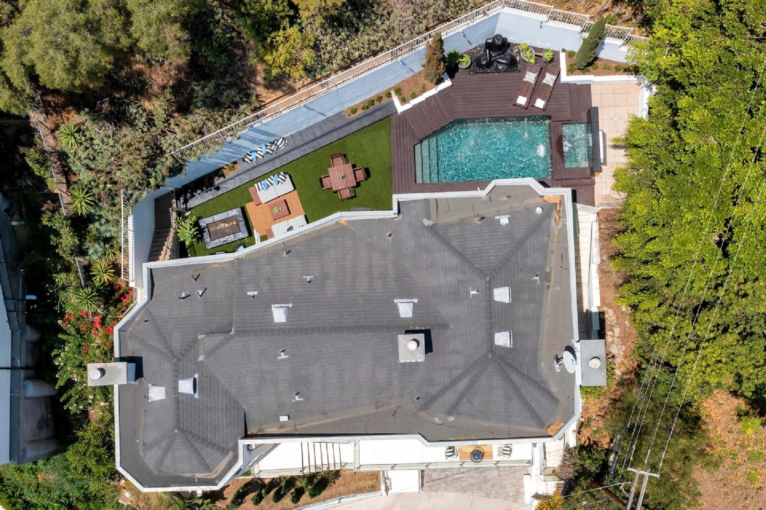 Sunset Strip Villa with Private Pool and  Stunning Views — photograph 5