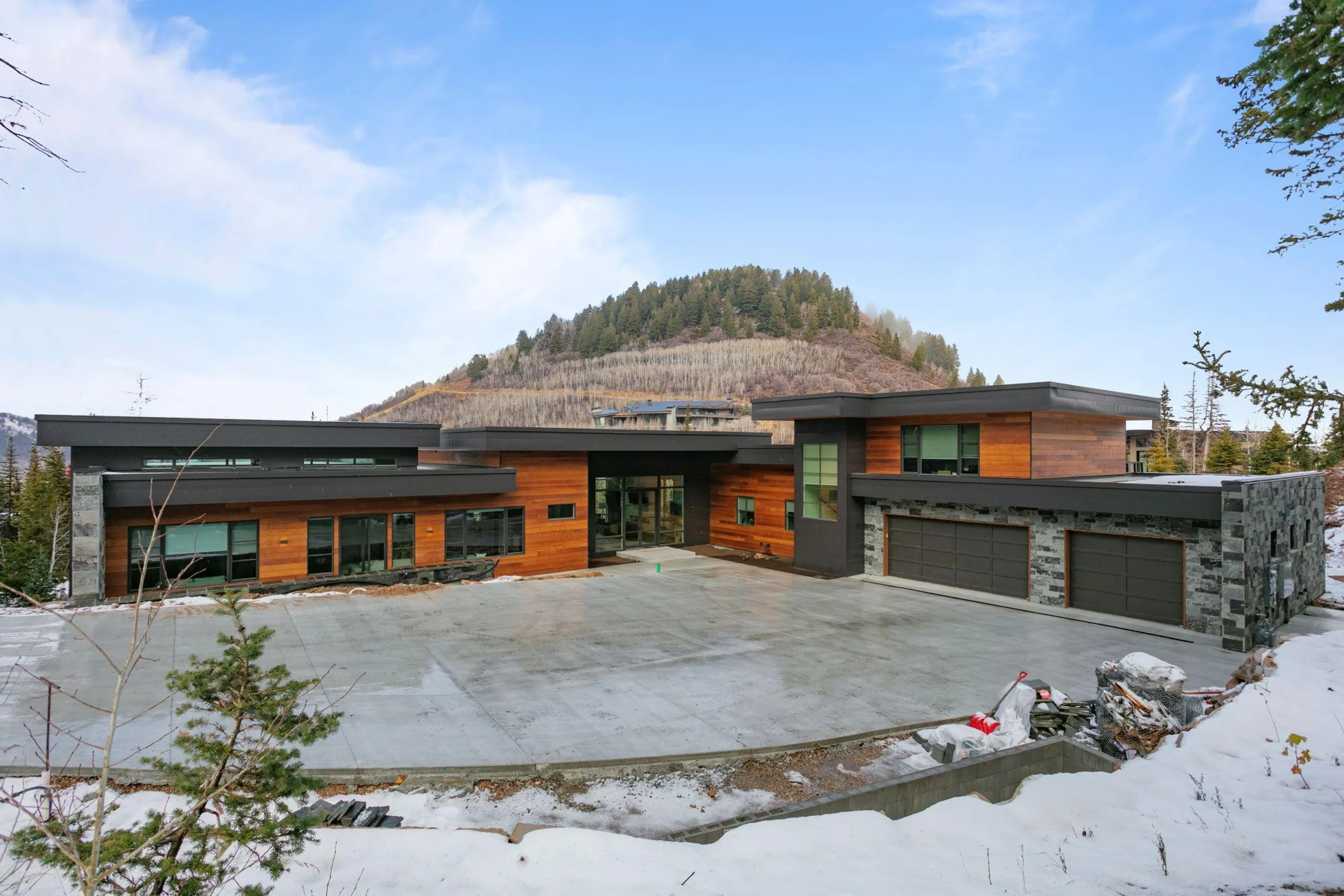 Stunning Luxury Ski Chalet with Jacuzzi and Fitness Room, Park City