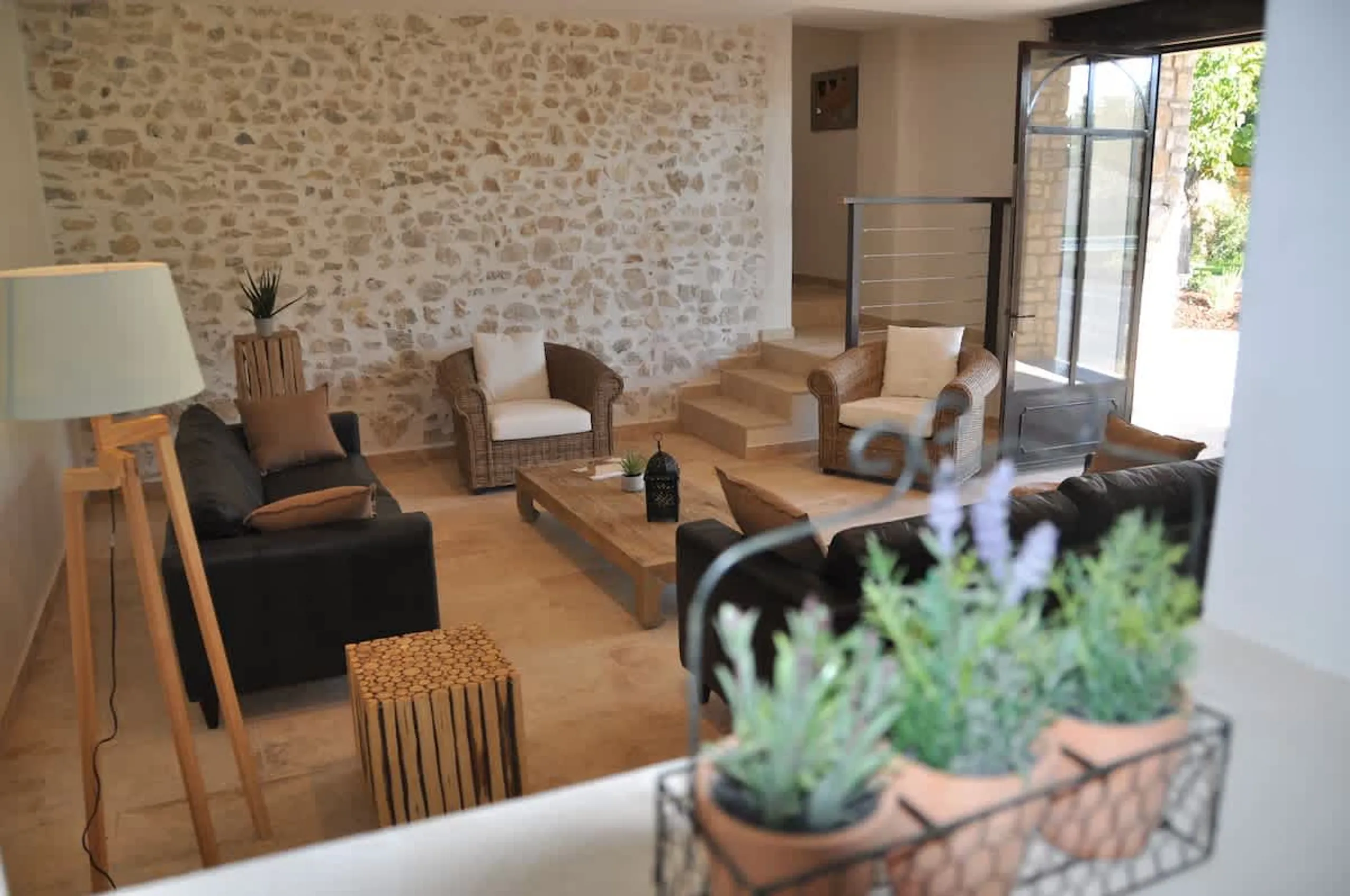 Indulgent 7BR Villa with Heated Pool and 3,000 m² Garden — photograph 7