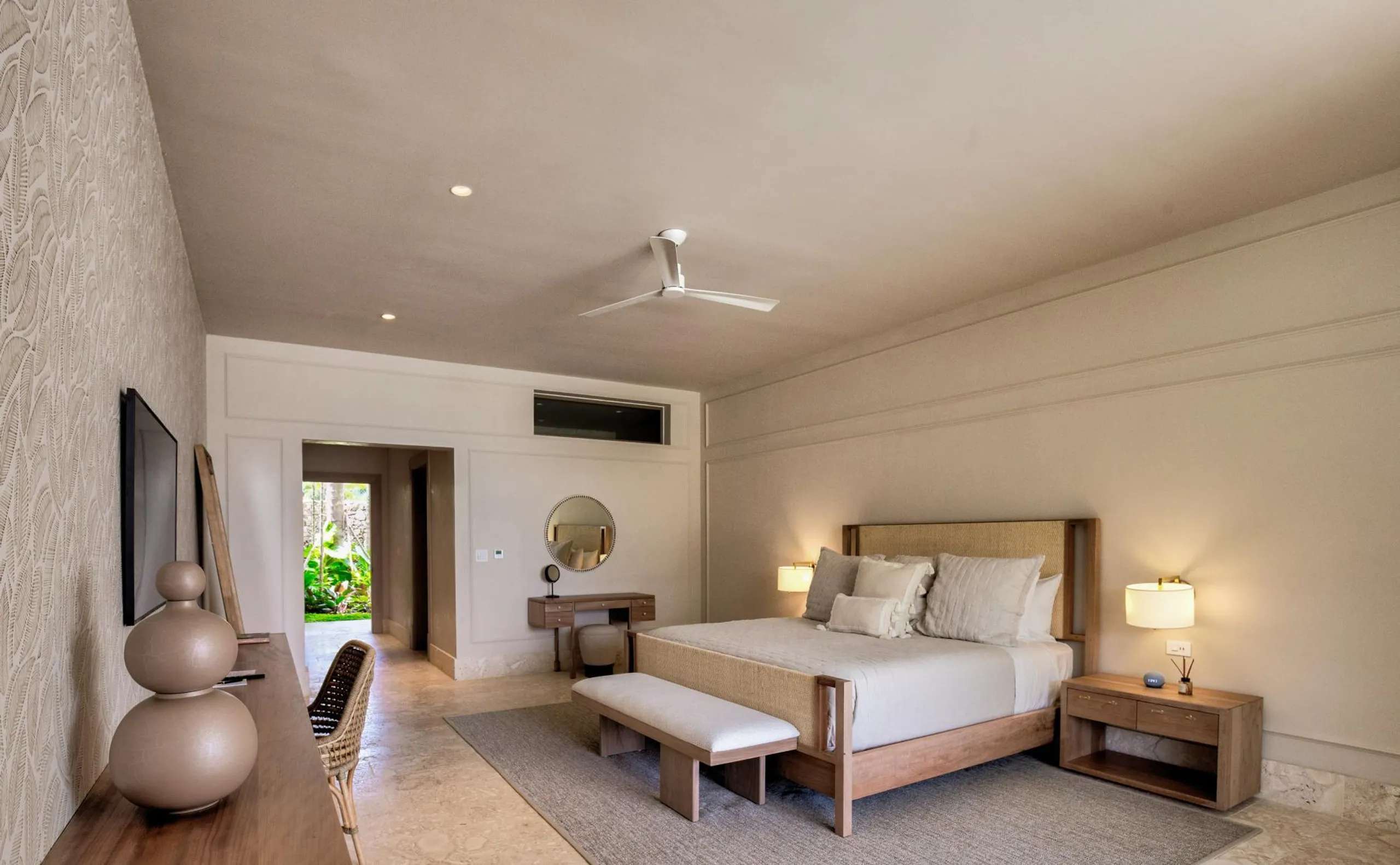 Luxurious 8-Bedroom Villa in Puntacana Resort with Private Pool and Easy Access to Beach Clubs — photograph 9