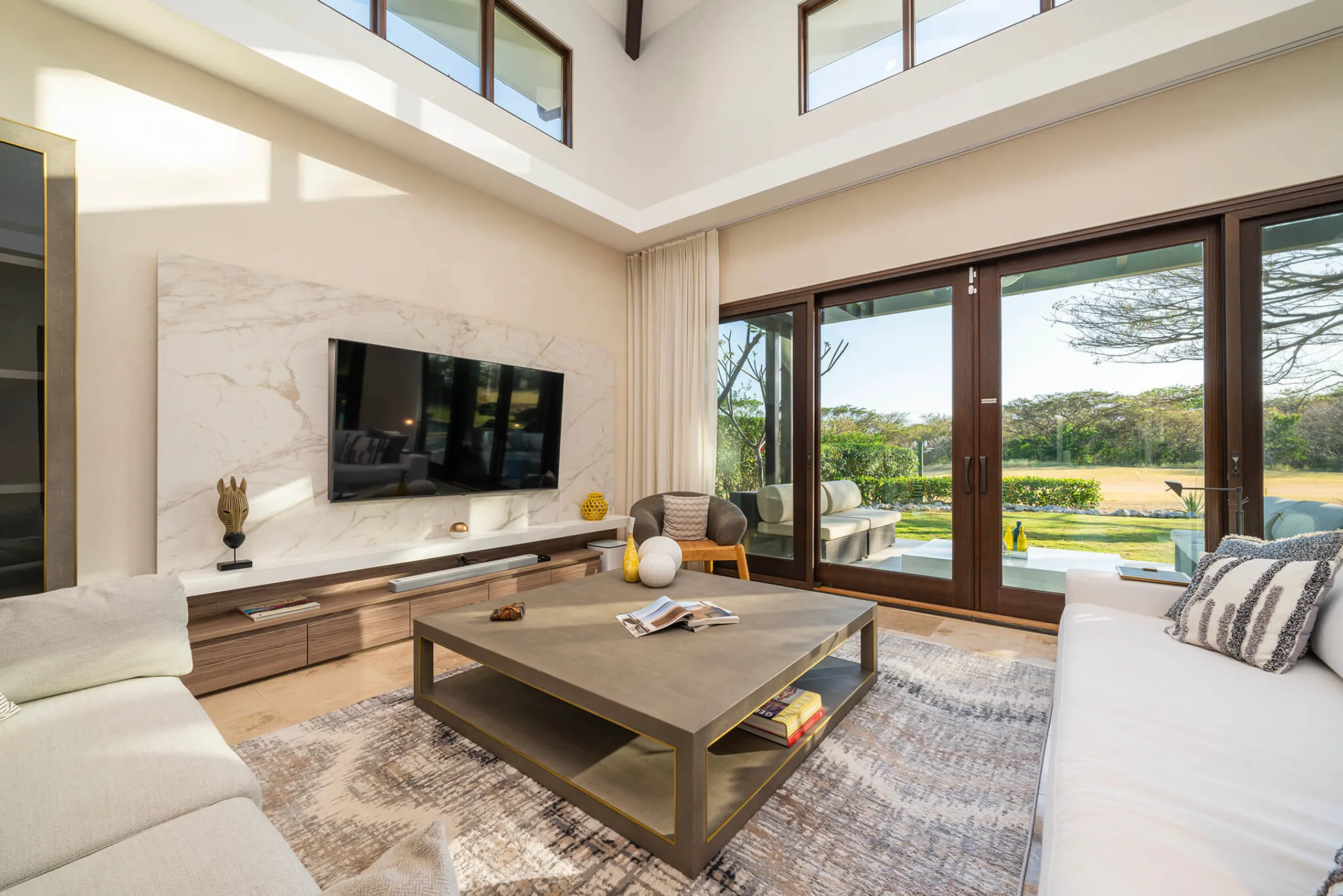 Elegant Hacienda Pinilla Villa with Private Pool, Beach Access, and Golf Course Views — photograph 7