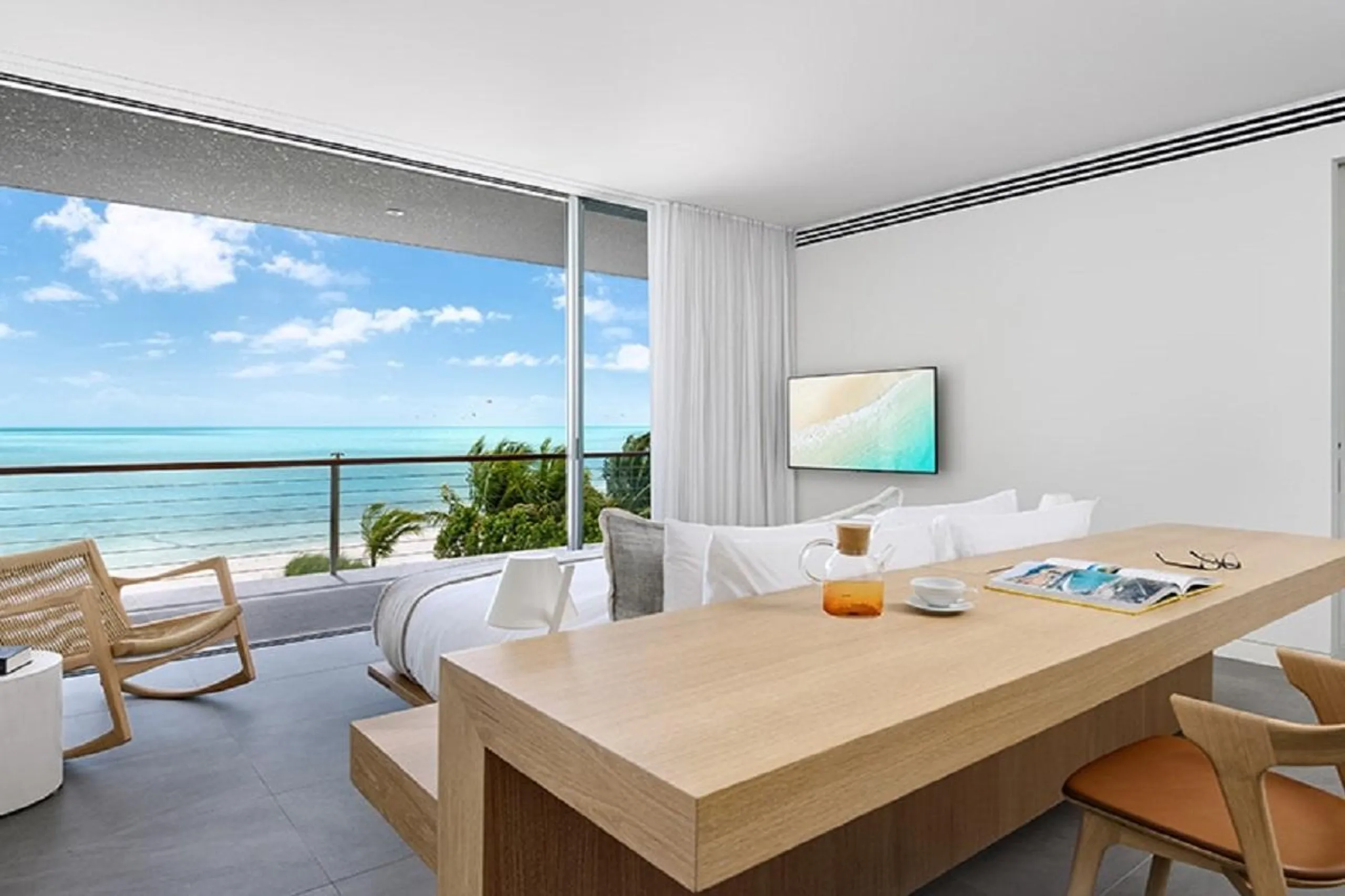 Stunning Two-Story Long Bay Oceanfront Beach House  with Infinity Pool — photograph 9
