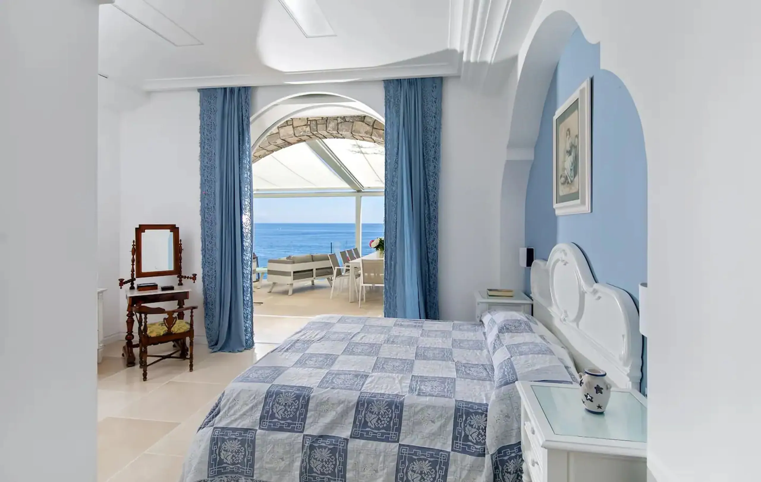 Astounding Amalfi Coast Villa with Infinity Pool — photograph 9