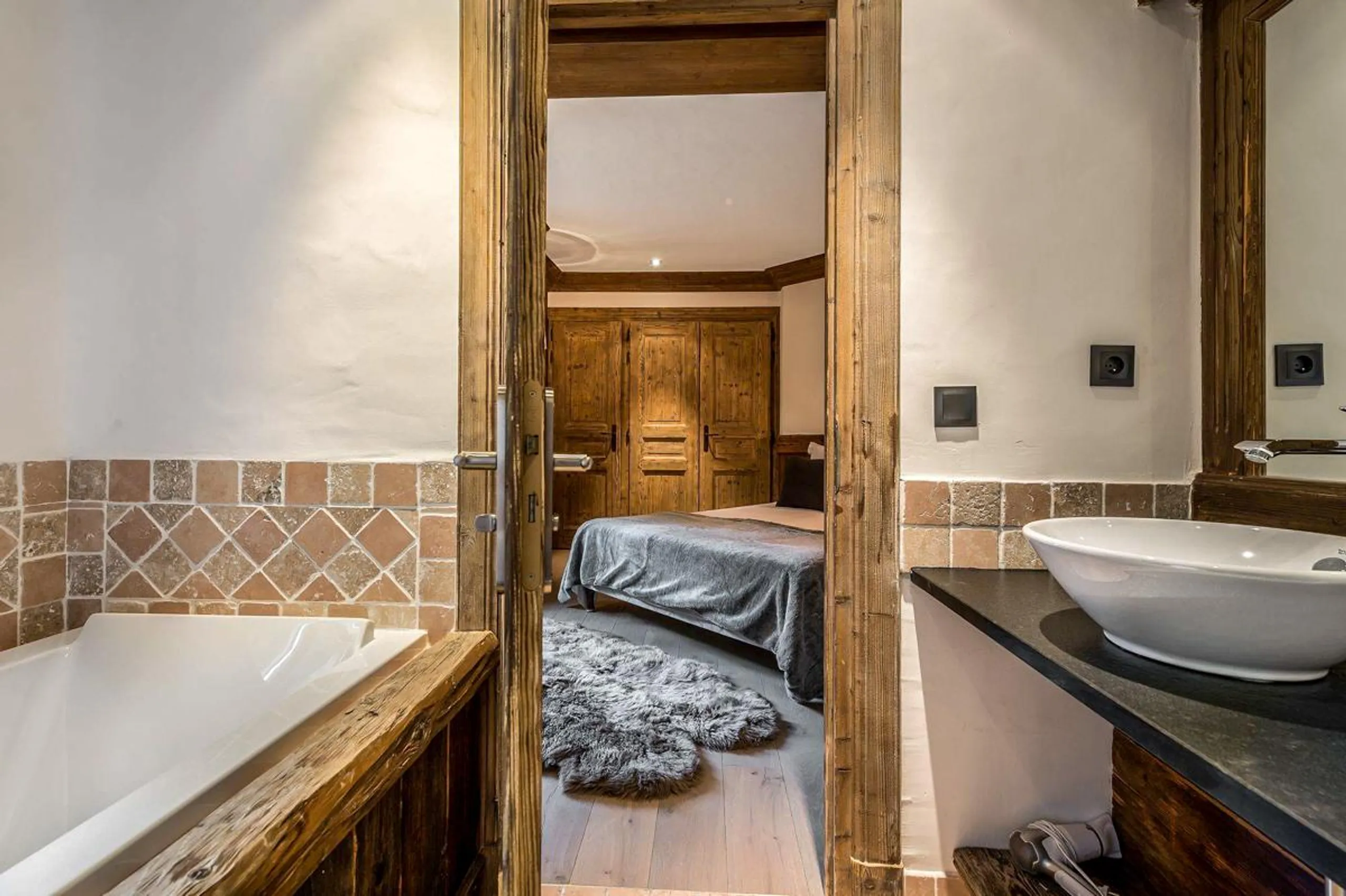 Charming Chalet in Val d’Isere with Stunning Mountain Views — photograph 12
