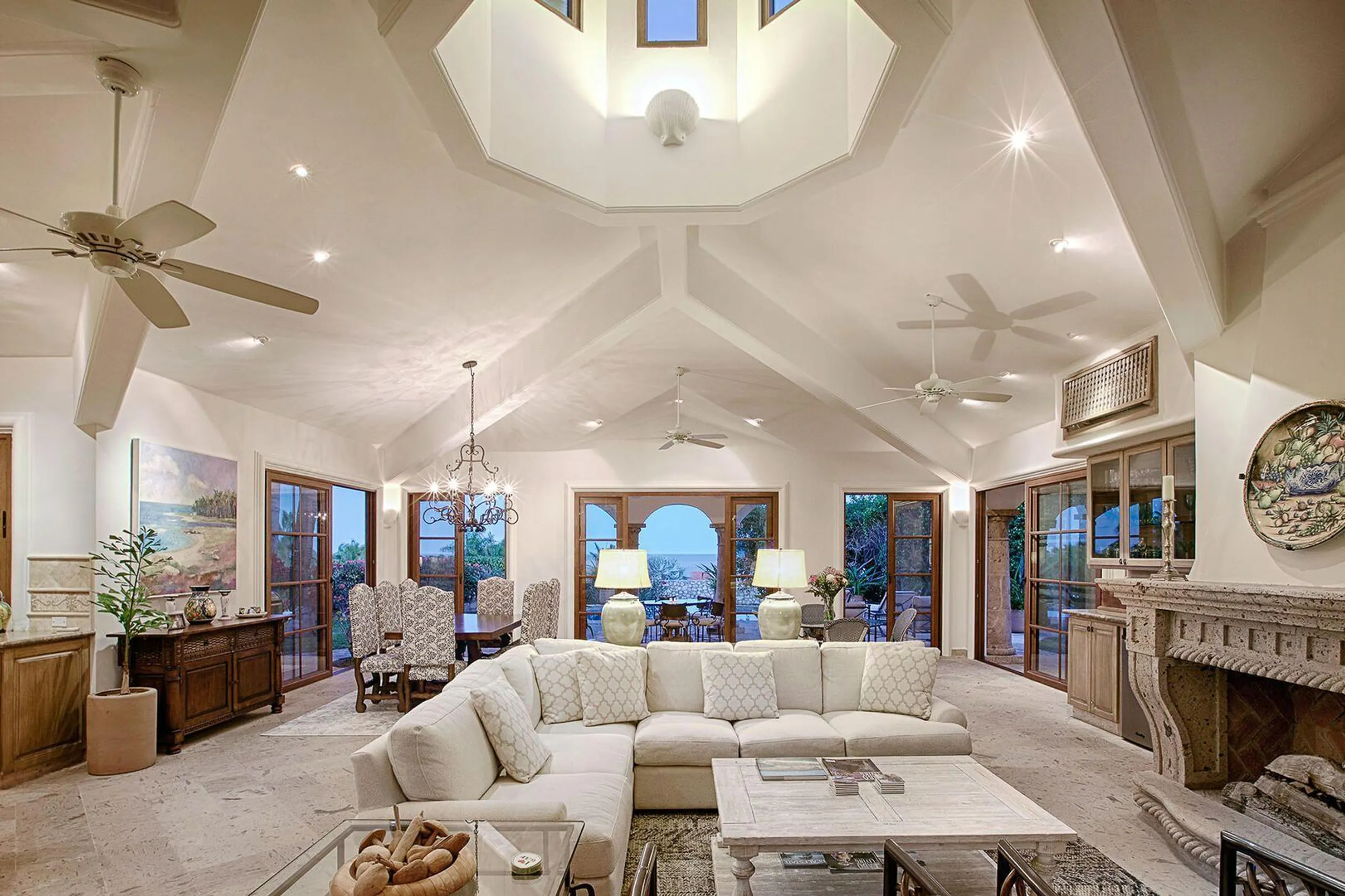 Charming Mediterranean Villa With Infinity Pool Overlooking the Sea of Cortez — photograph 6