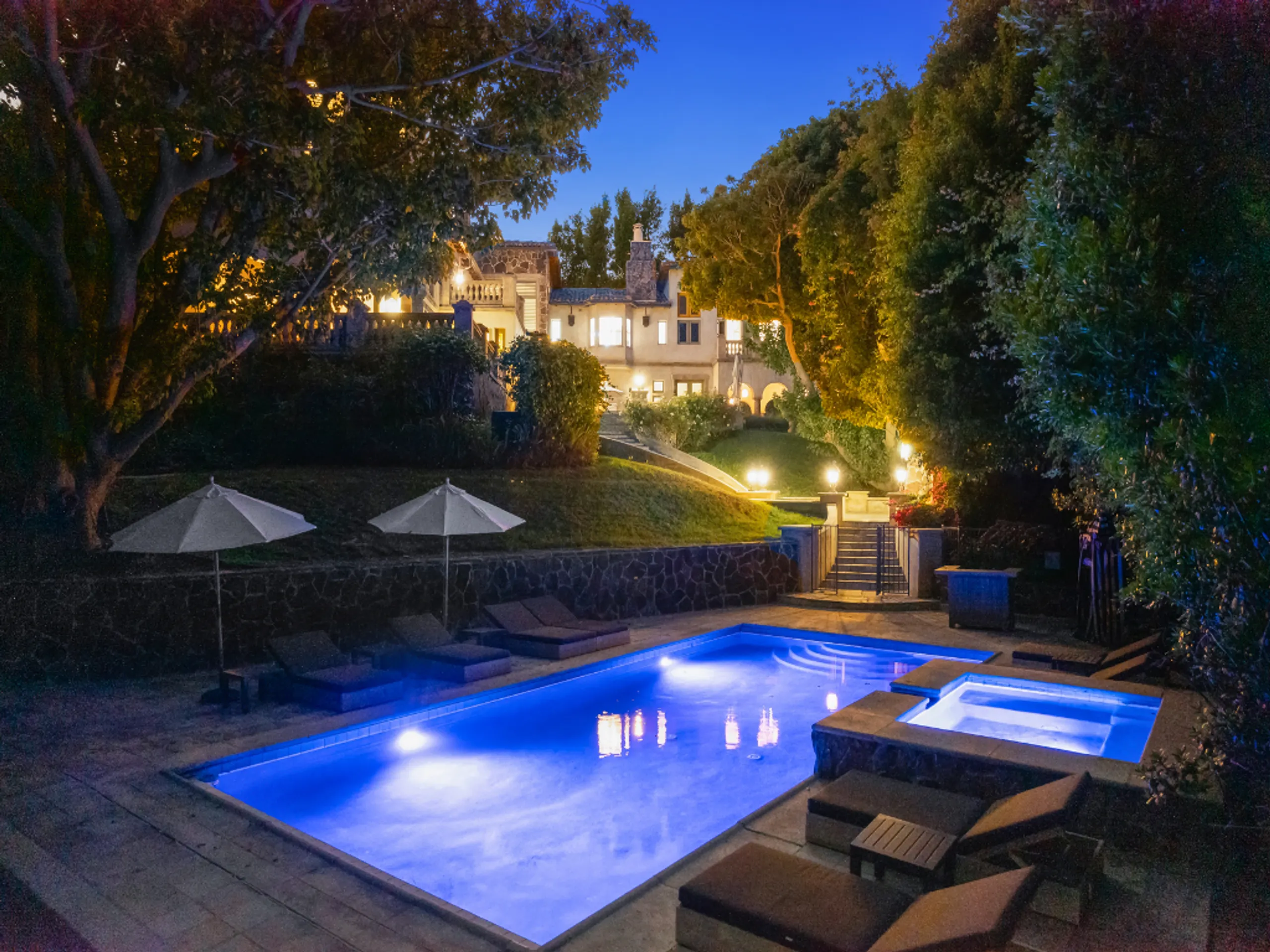 Majestic 12,000 Sq.Ft. Tuscan Estate with Pool, Spas & Recording Studio — photograph 6