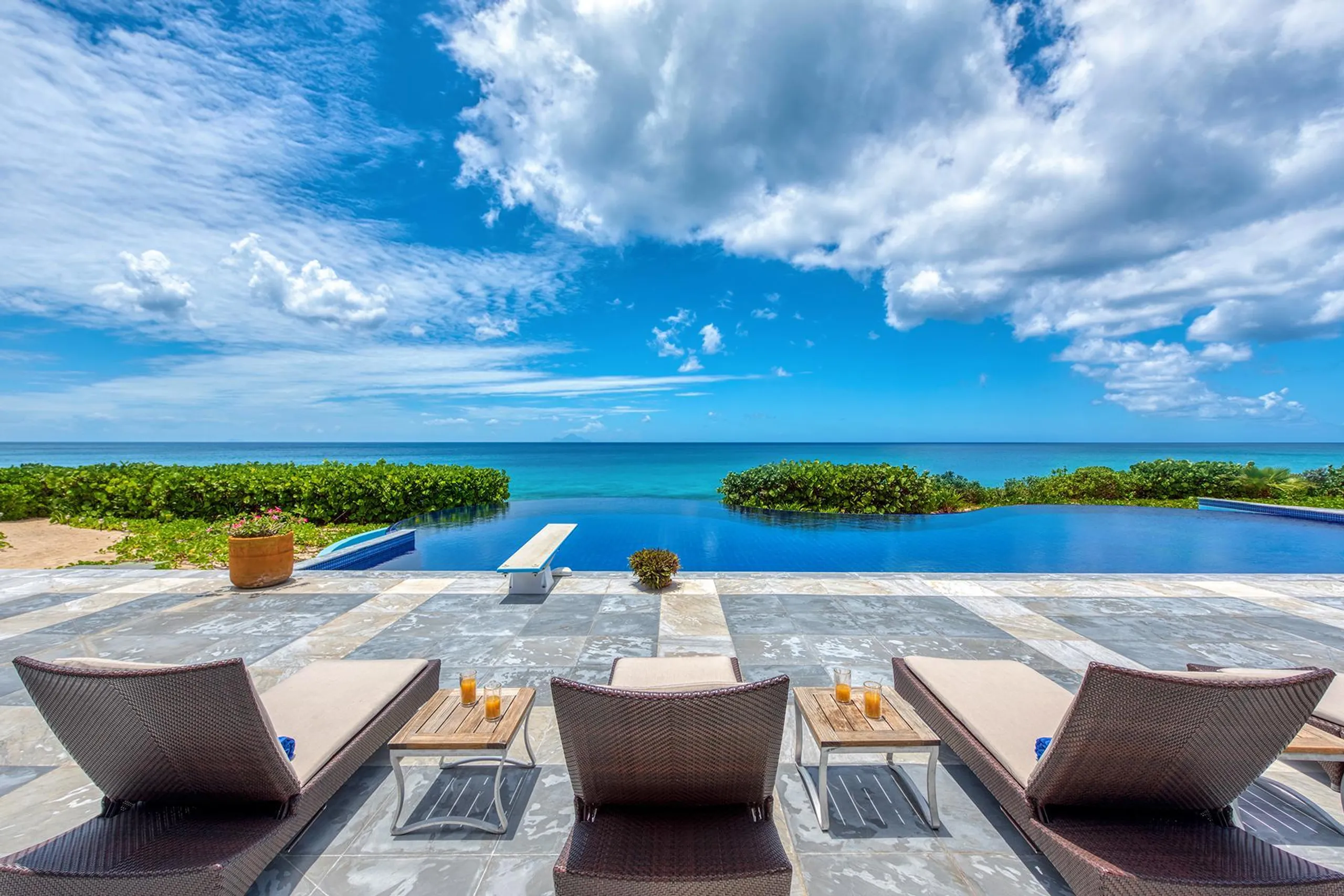 State-of-the-art Villa in Terress Basses with Large Infinity Pool and Beachfront Access — photograph 5