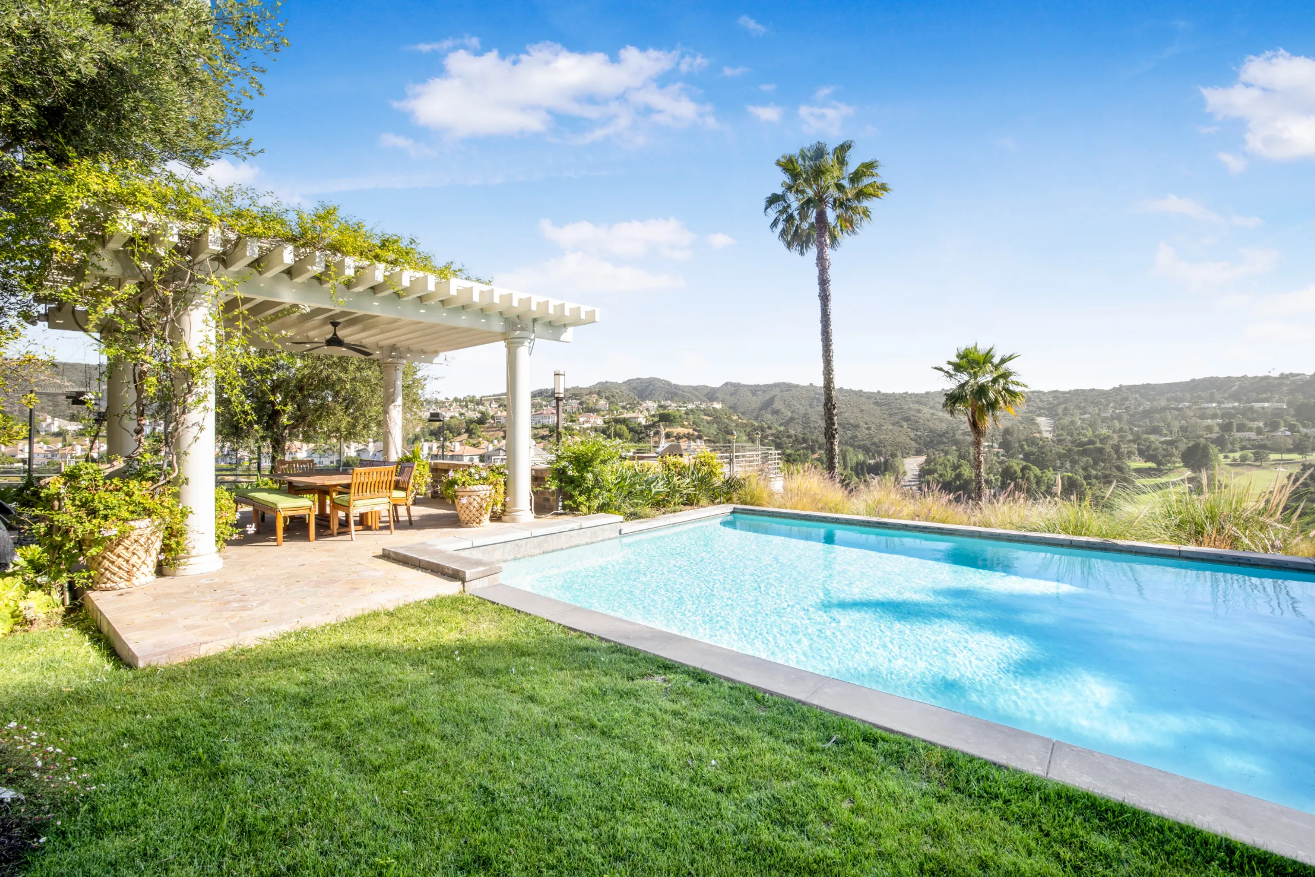 Tarzana Hillside Estate with Private Pool and 180° Valley Views — photograph 2