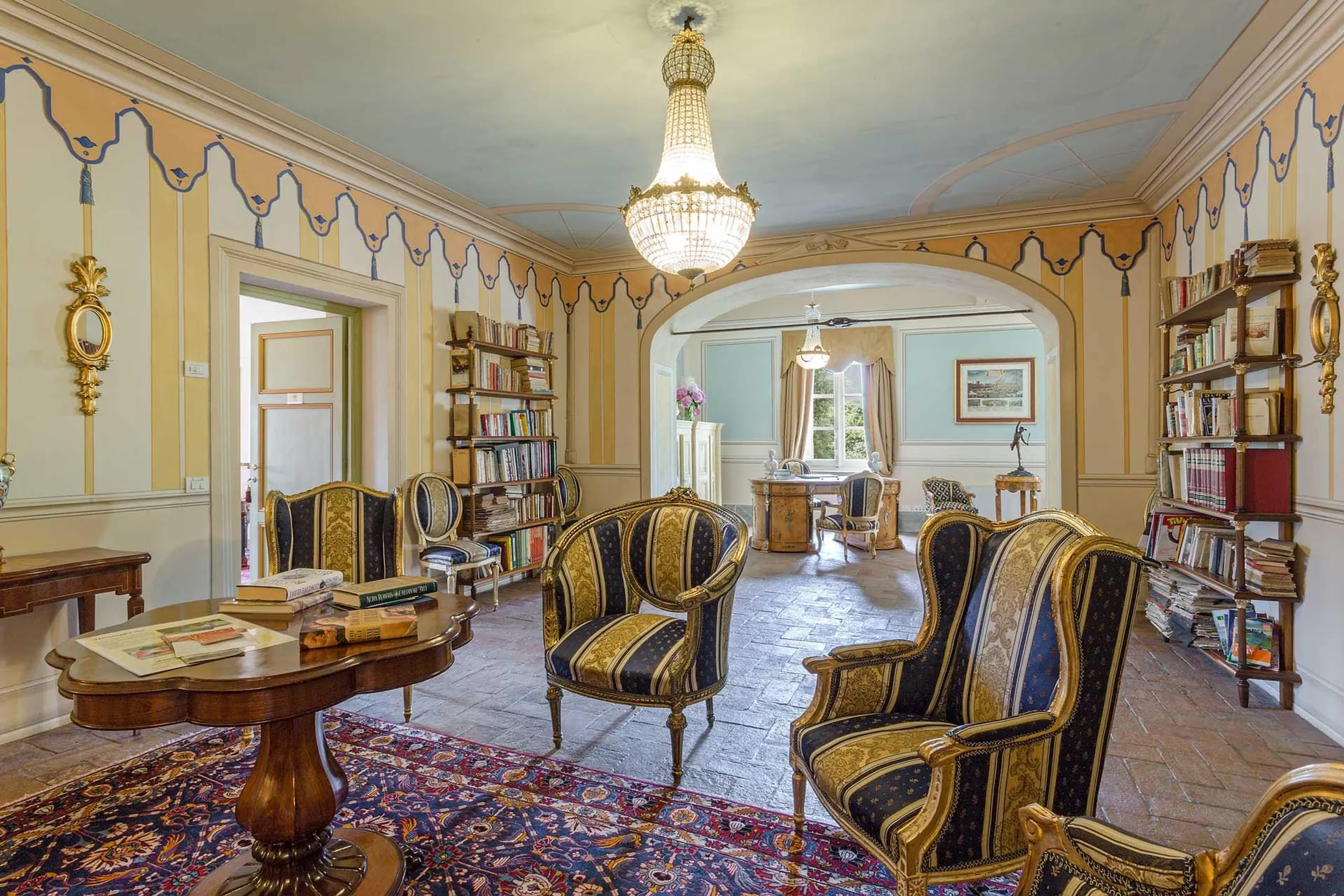 Elegant Hillside Villa With Panoramic Views — photograph 6