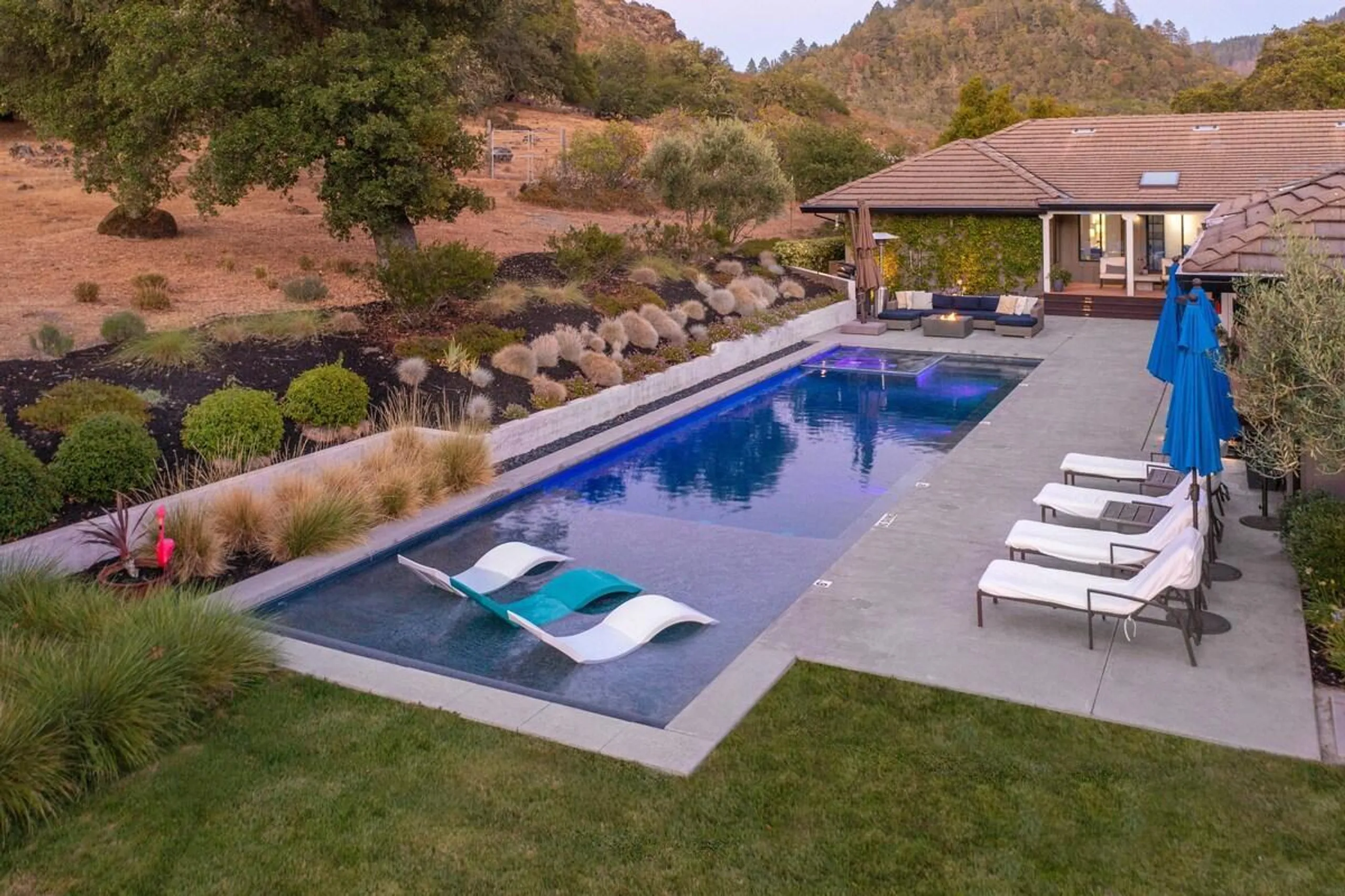 Chic Calistoga Wine Ranch Estate with Pool, Hot Tub and Tennis, Napa Sonoma