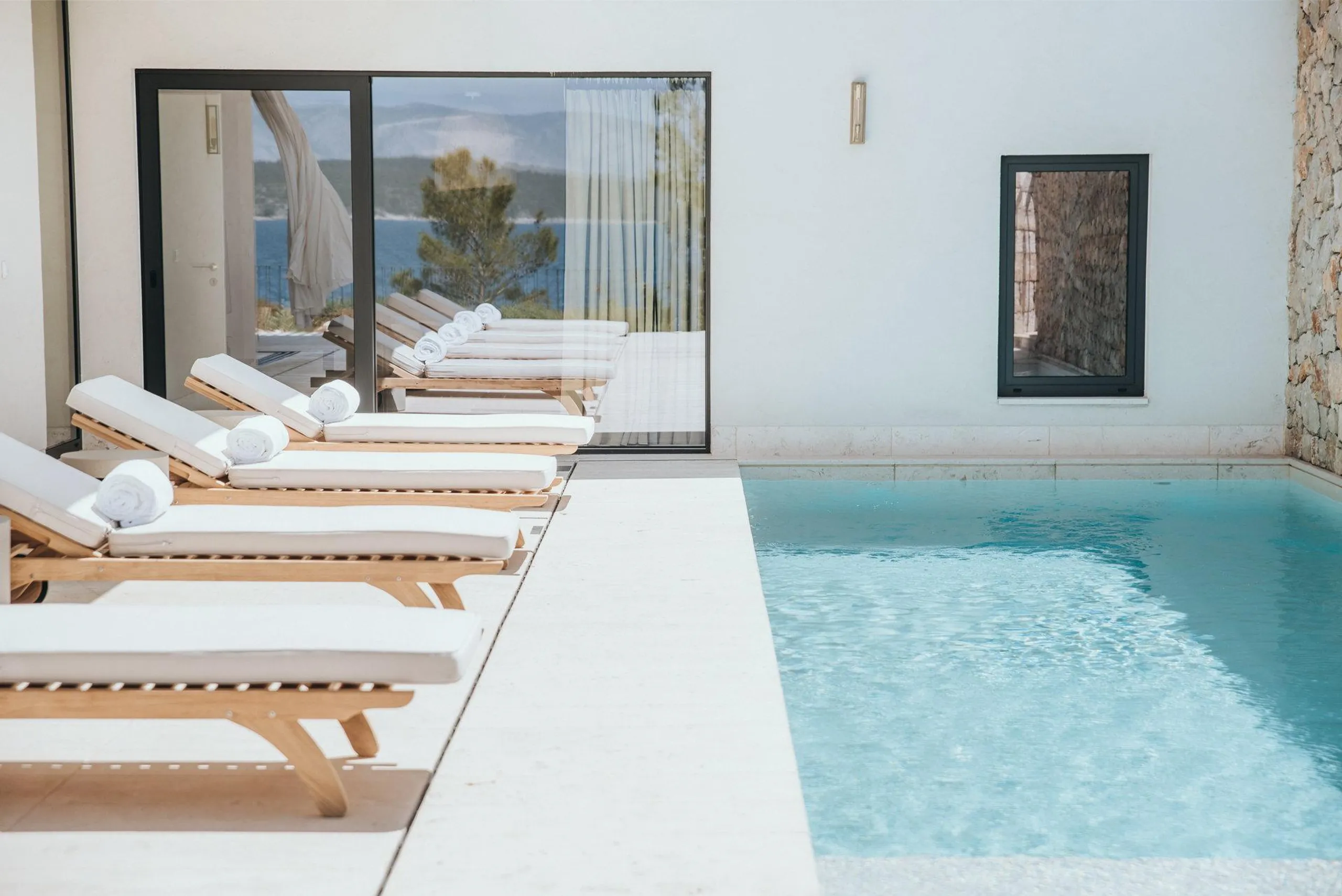 Plush and Inviting Villa on Hvar island with Private Heated Pool and Sea Views — photograph 5