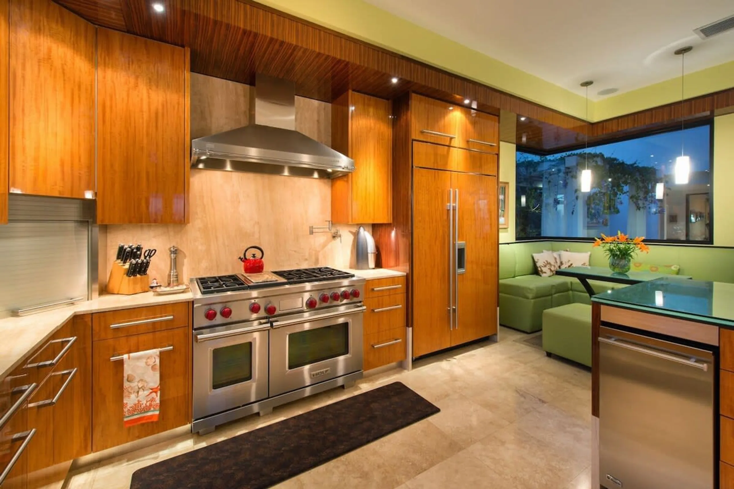 Opulent Beachfront Villa in Flamingo with Private Pool, Private Beach Access and Panoramic Ocean Views — photograph 8
