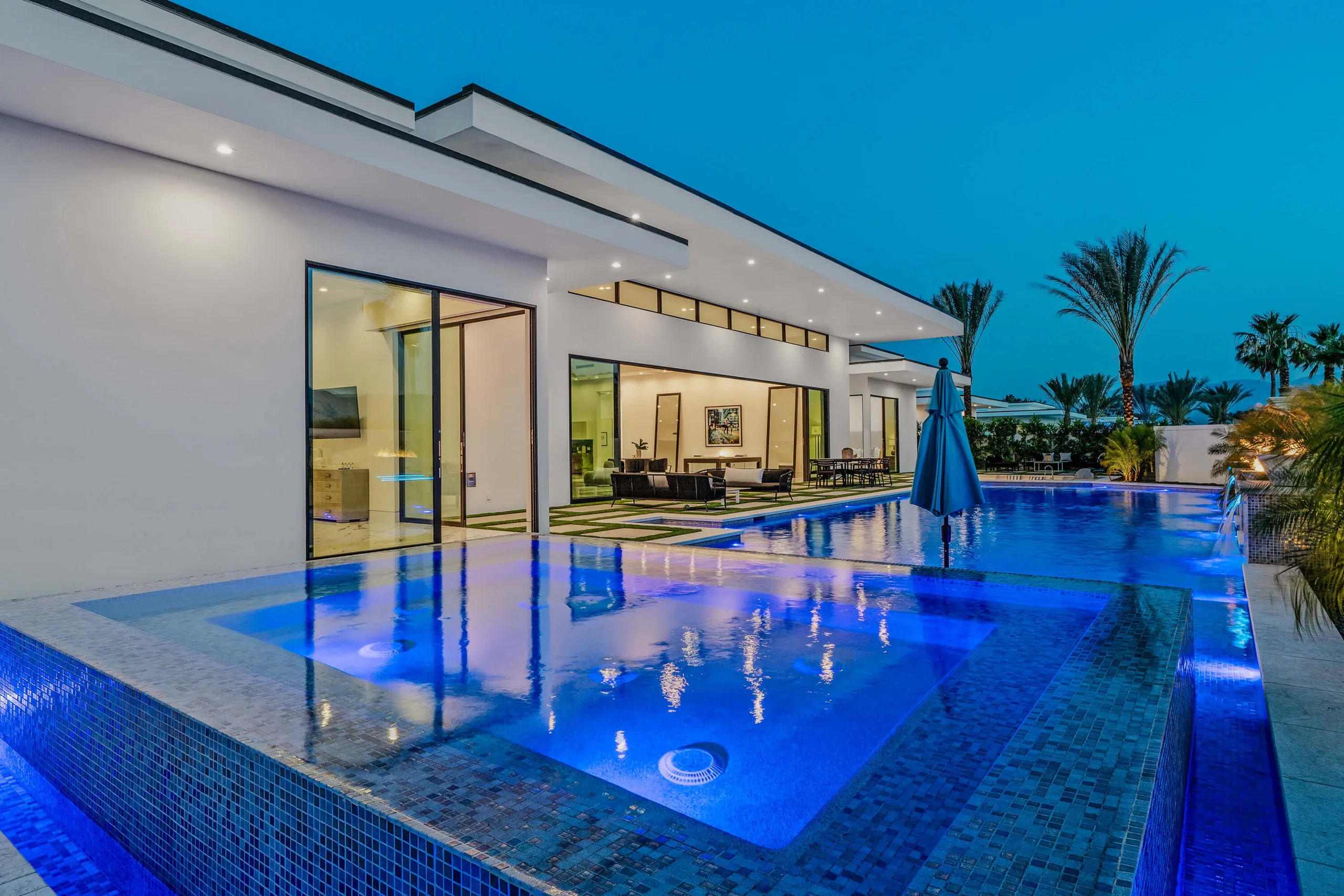 Invigorating Six Bedroom Villa with Private Pool, Lavish Amenities, Private Fire Bowls & Stunning Views VILLAWAY® — photograph 4