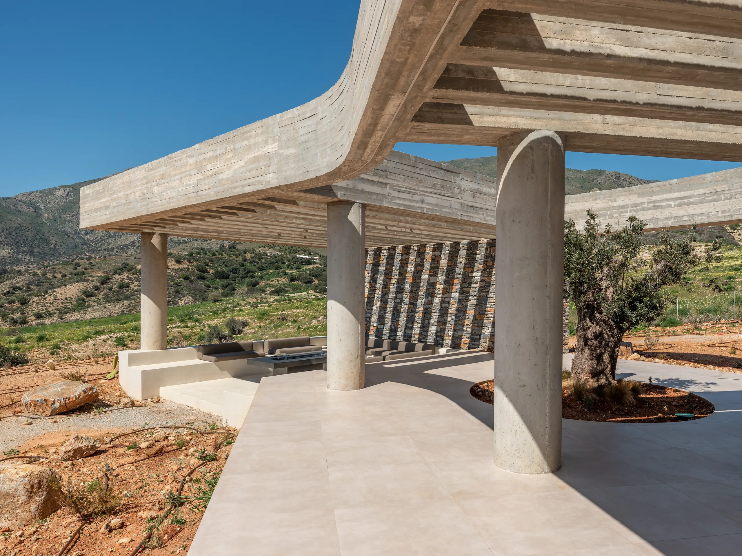Superior Cretan Accommodation with Private Pool, Sauna and Stunning Views — photograph 7