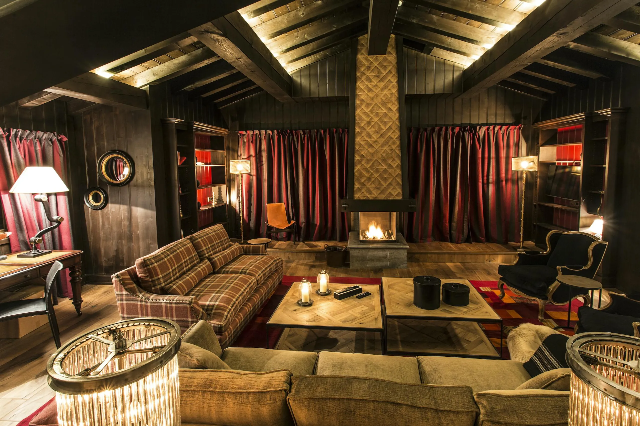 Pristine Val D Isere Chalet with Private Pool, Sauna, and Home Theater — photograph 8