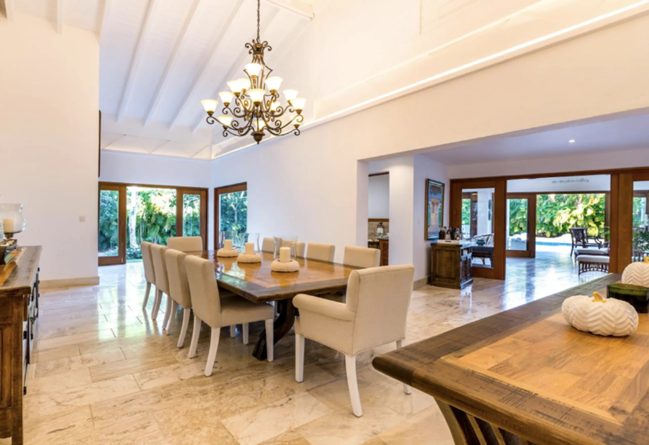 Casa de Campo's Impeccably Designed Villa with Private Pool — photograph 11