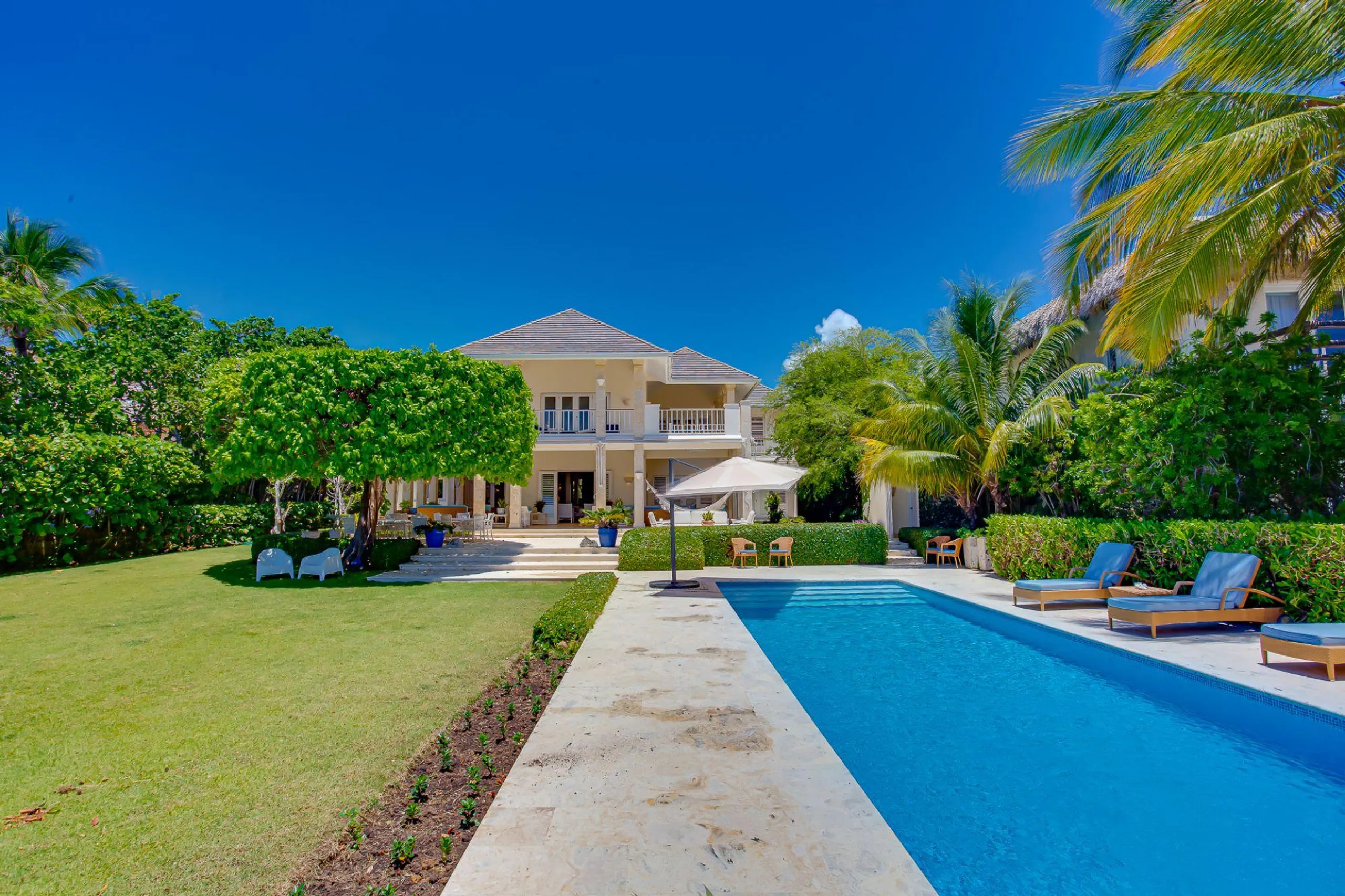 Chic Bright and Airy Villa with Private Pool and Spectacular Caribbean Views, Punta Cana