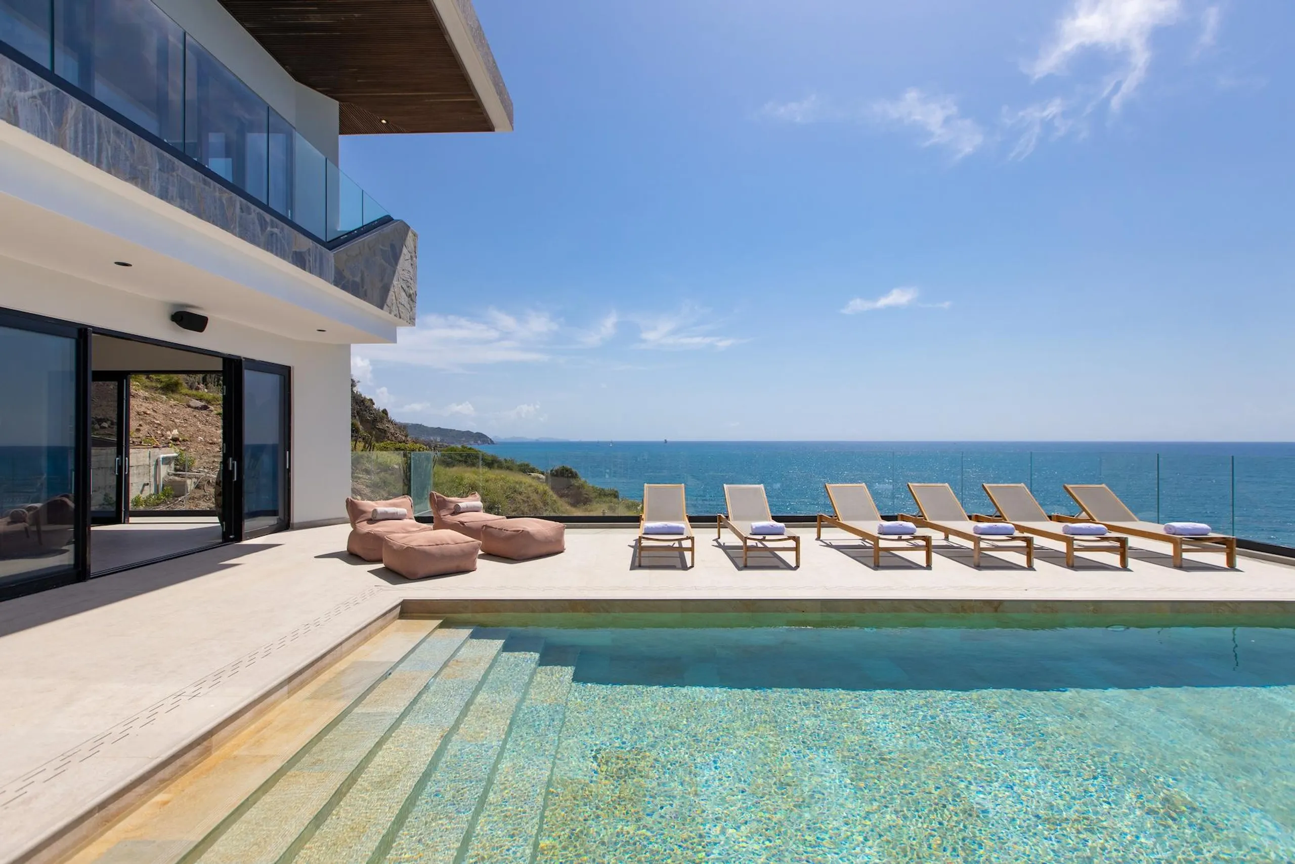 Prestige Oasis in Indigo Bay with Caribbean Panoramas — photograph 8