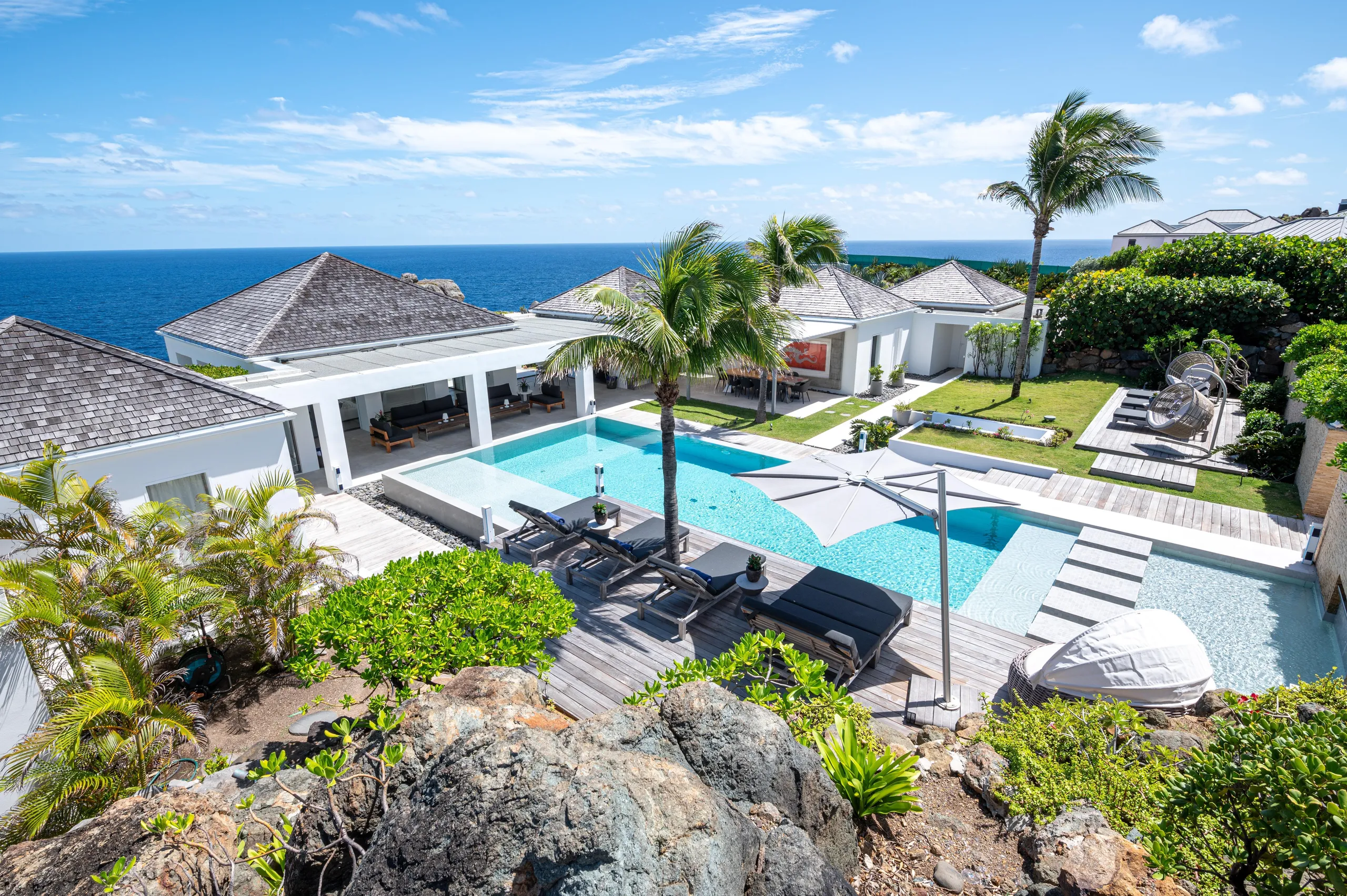 Exceptional Architectural Estate with Private Pool and  Panoramic Ocean VIews — photograph 12