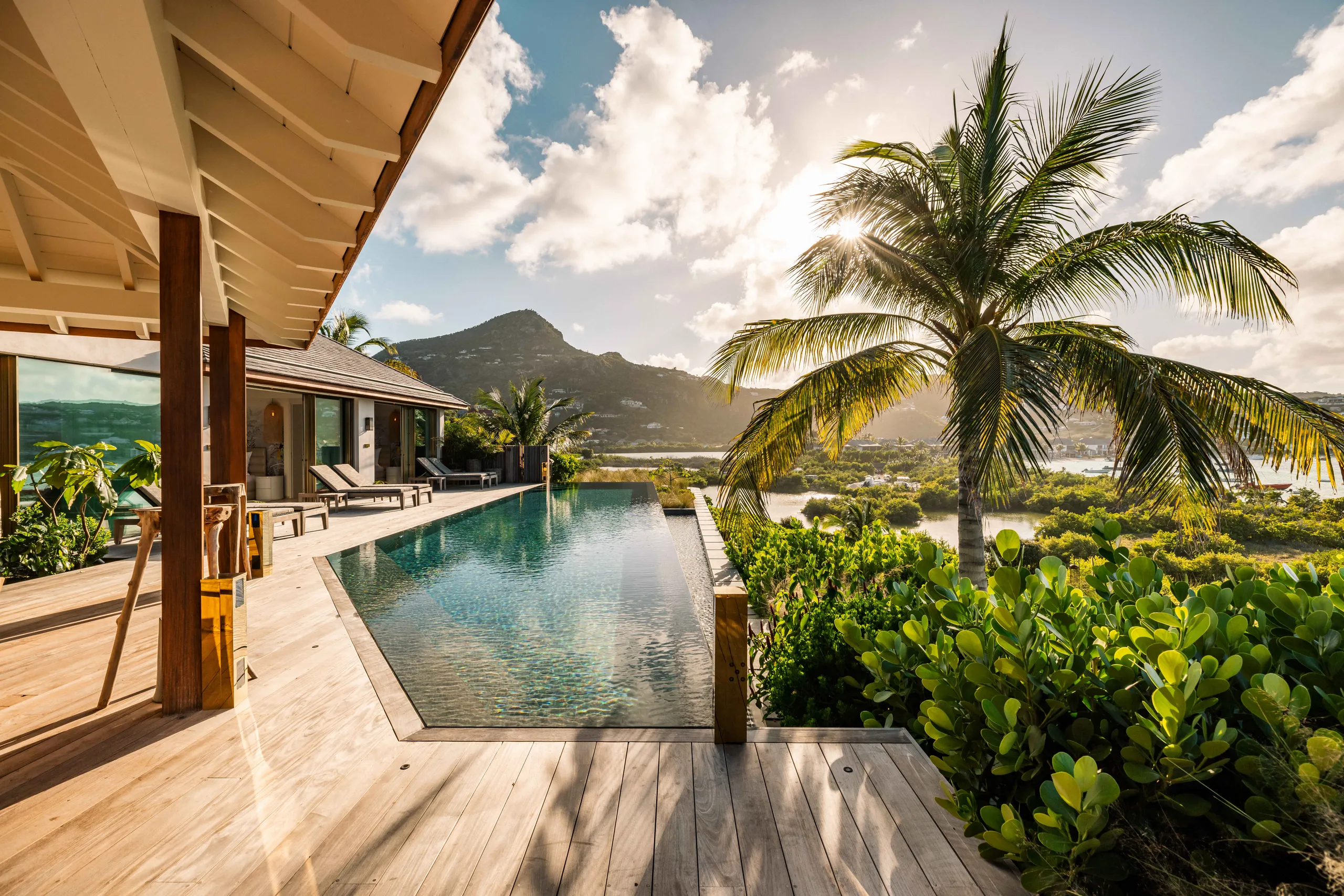 Modern 3BR Villa with Private Pool, Bar & Grand Cul-de-Sac Views — photograph 6
