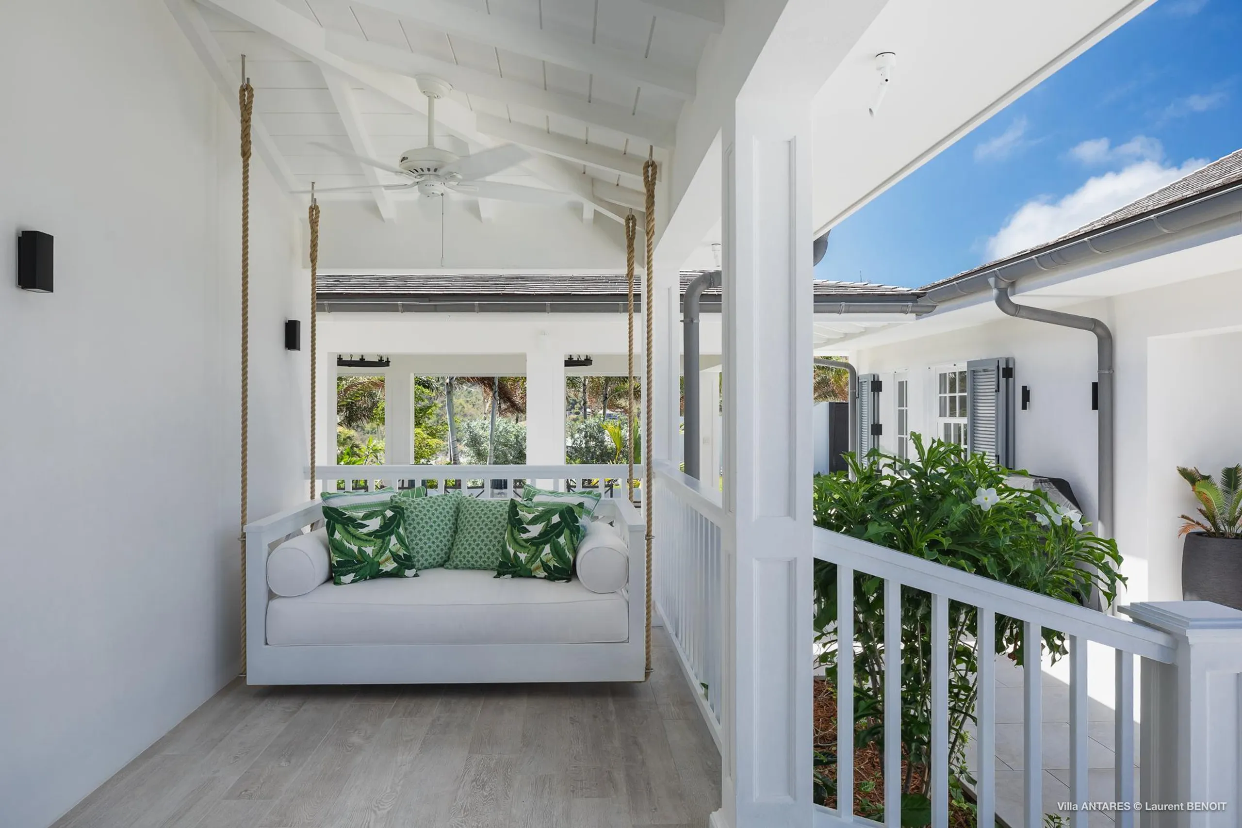 Mont Jean Paradise Villa with Infinity Pool and Lush Garden Grounds — photograph 12